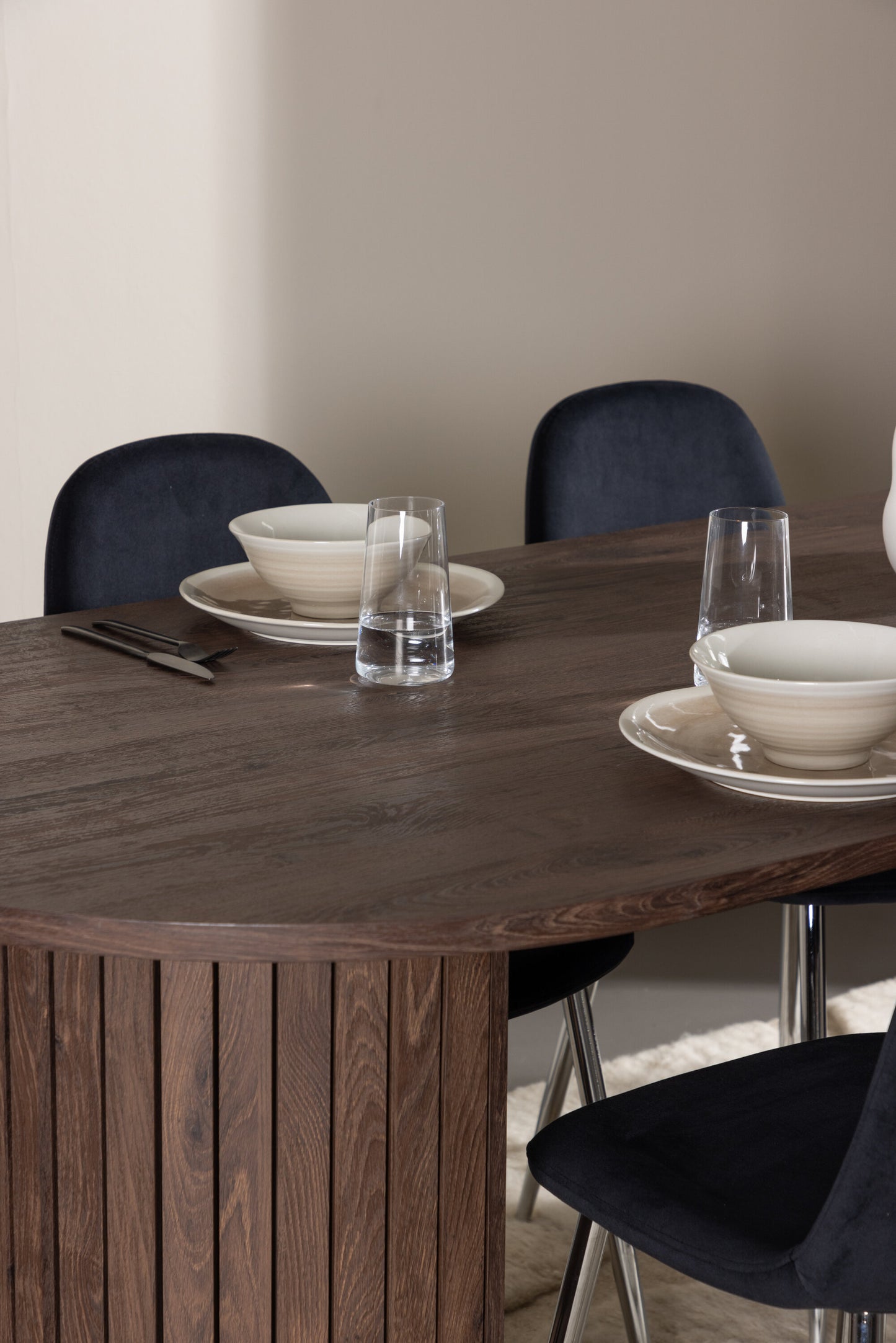 Härön Matbord med Polar Stolarna – MDF