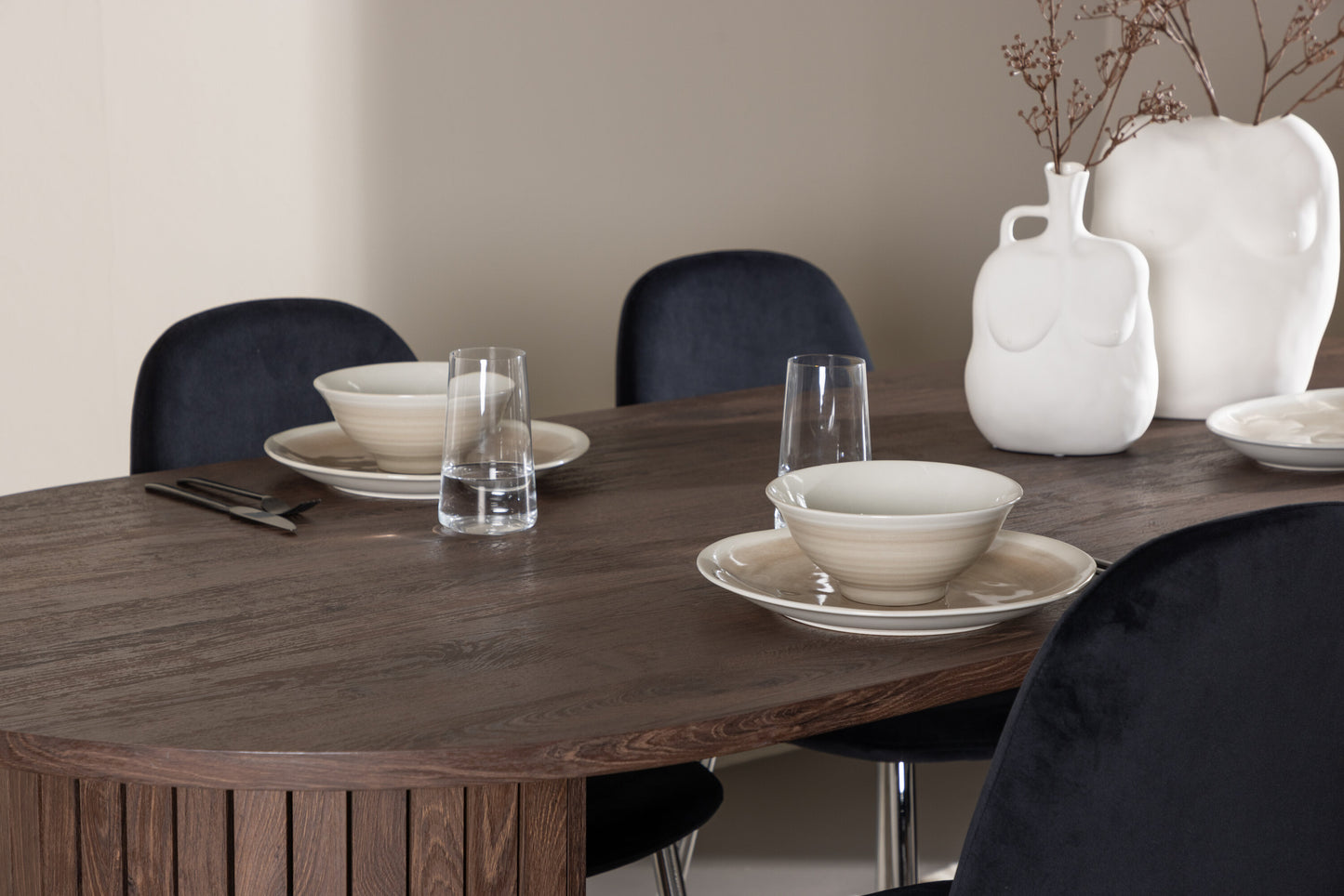 Härön Matbord med Polar Stolarna – MDF