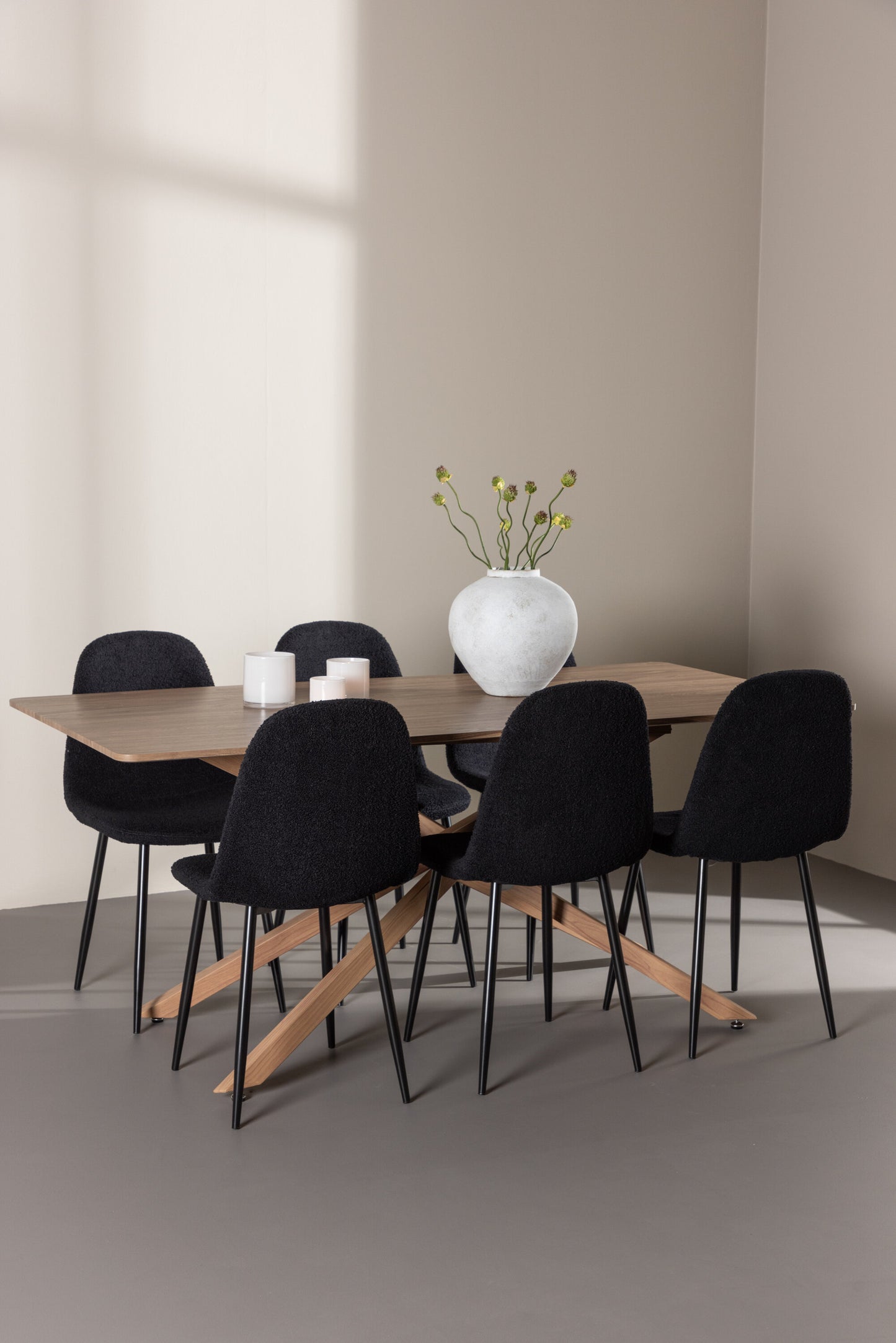 Piazza Matbord med Polar Stolarna – MDF