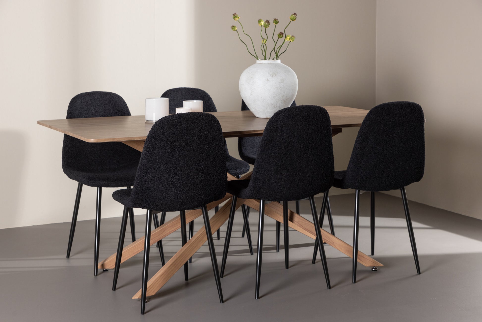 Piazza Matbord med Polar Stolarna – MDF