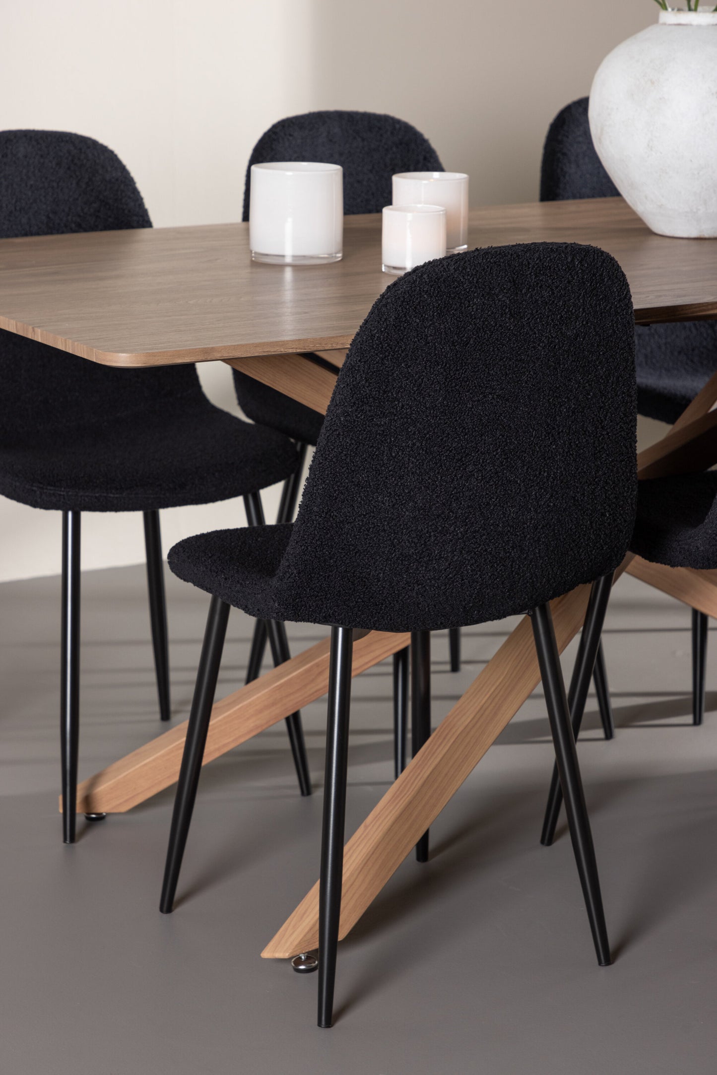 Piazza Matbord med Polar Stolarna – MDF