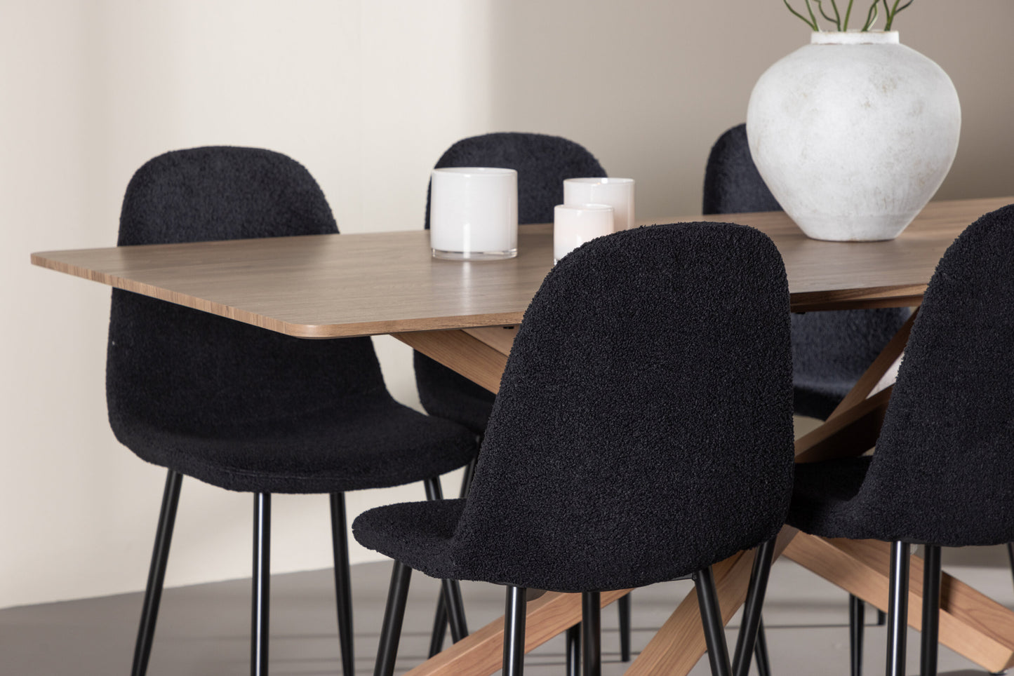 Piazza Matbord med Polar Stolarna – MDF
