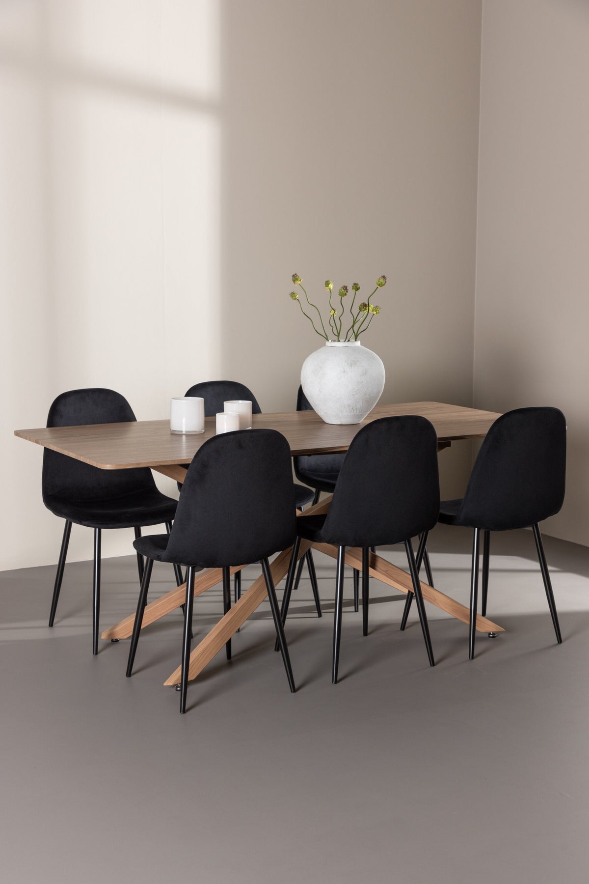 Piazza Matbord med Polar Stolarna – MDF
