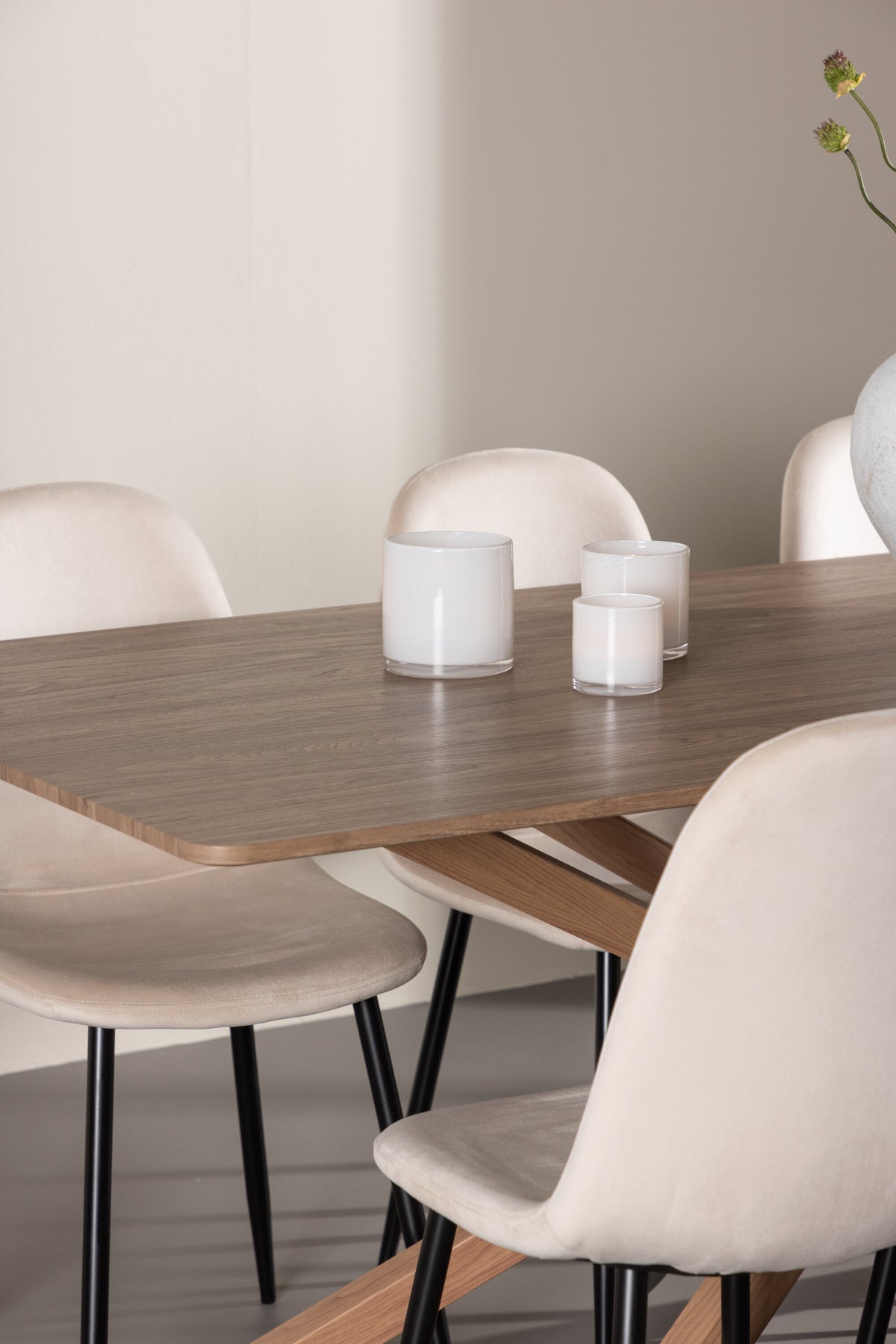 Piazza Matbord med Polar Stolarna – MDF