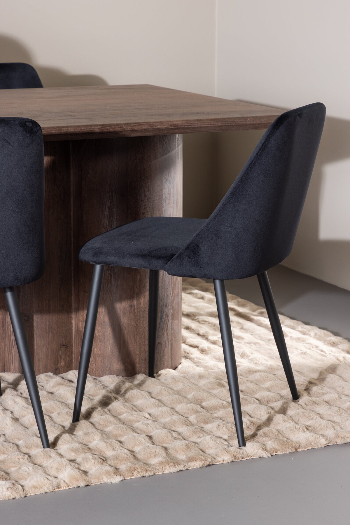 Olivia Matbord med Night Stolarna – MDF