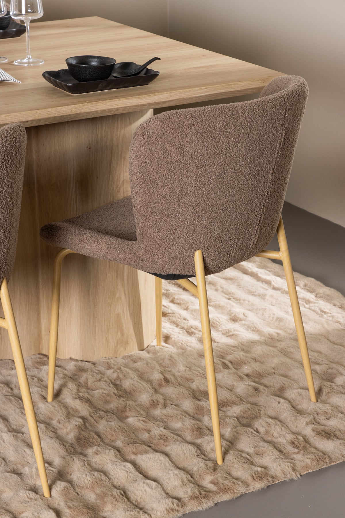 Olivia Matbord med Modesto Stolarna – MDF