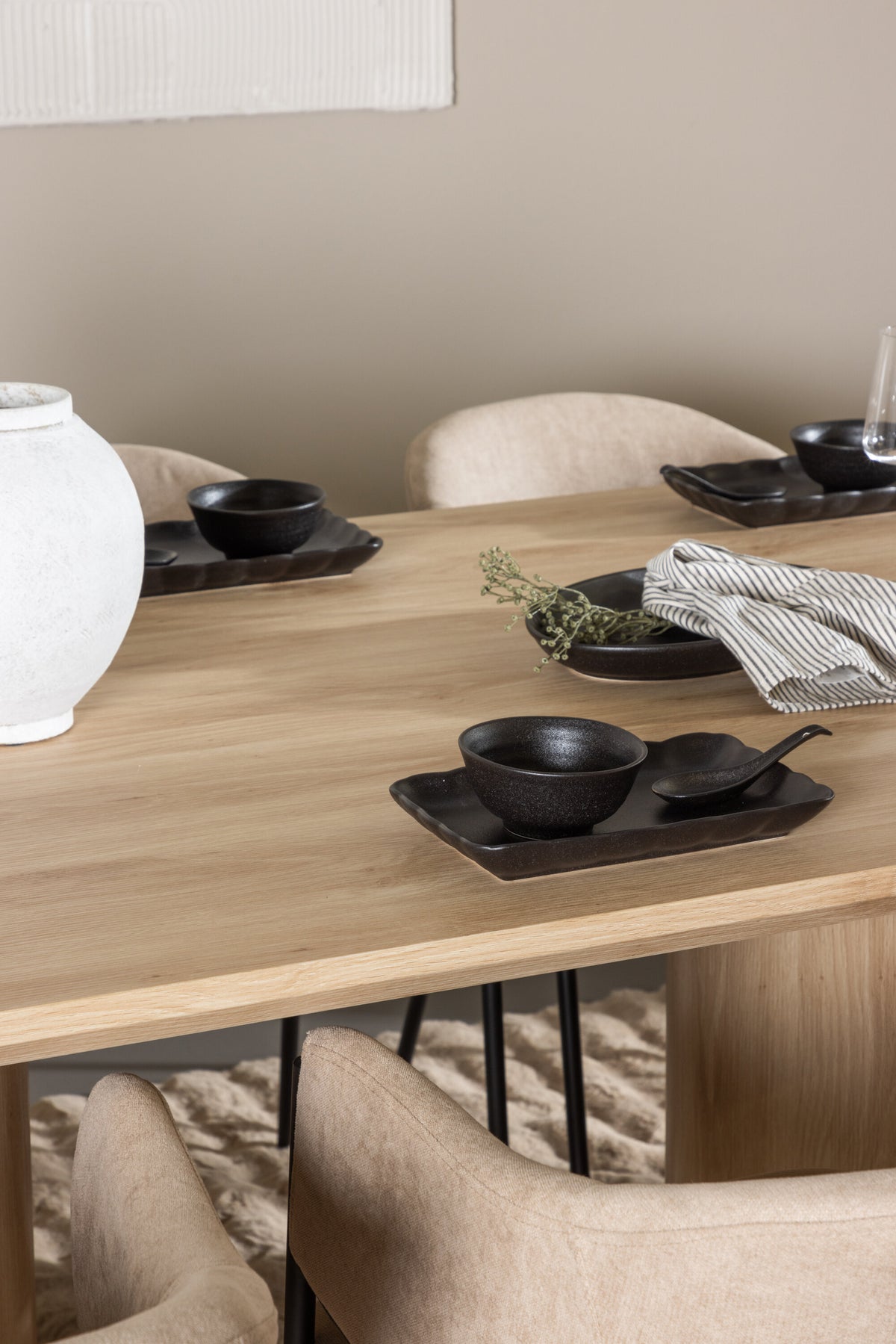 Olivia Matbord med Evelina Stolarna – MDF