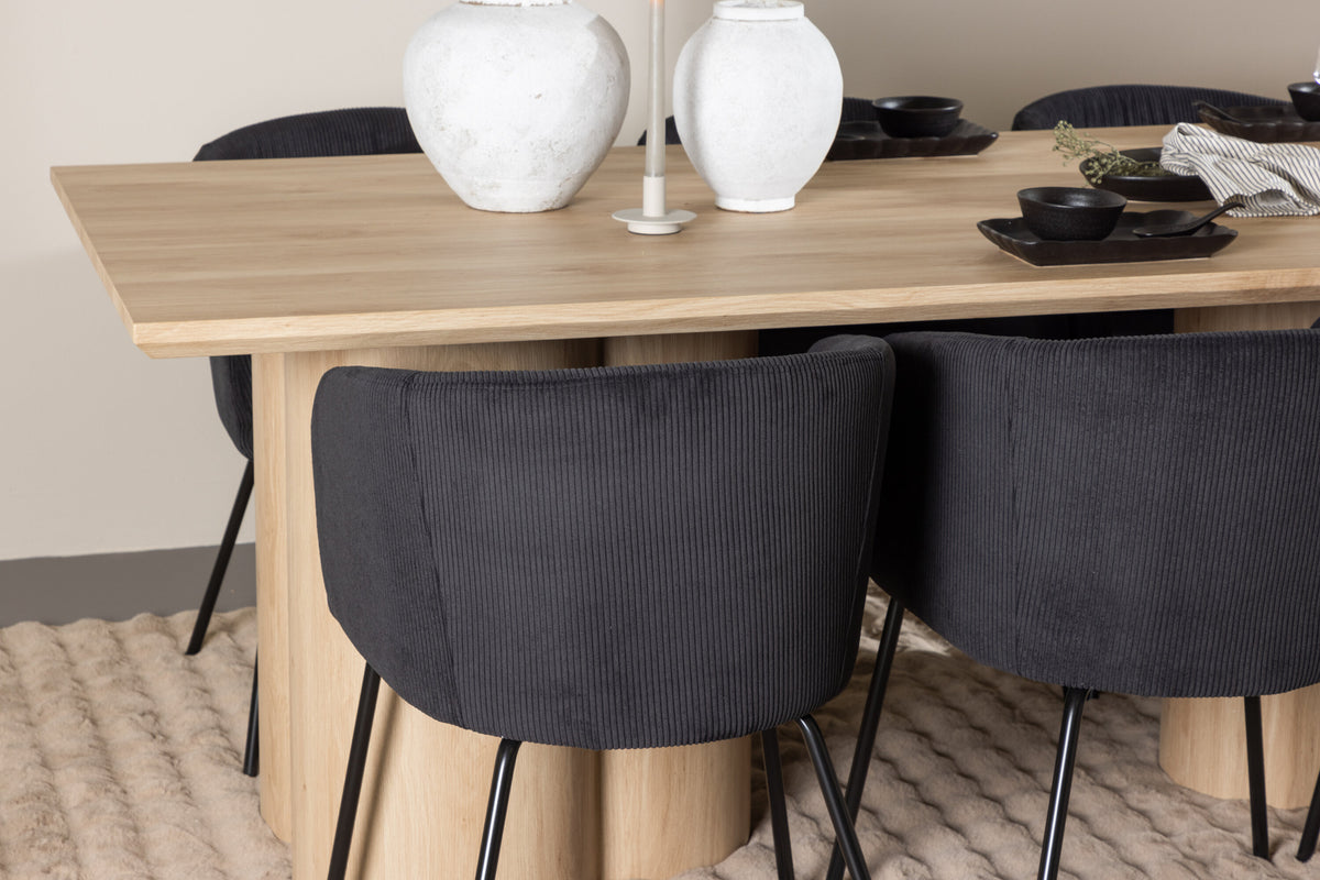 Olivia Matbord med Berit Stolarna – MDF
