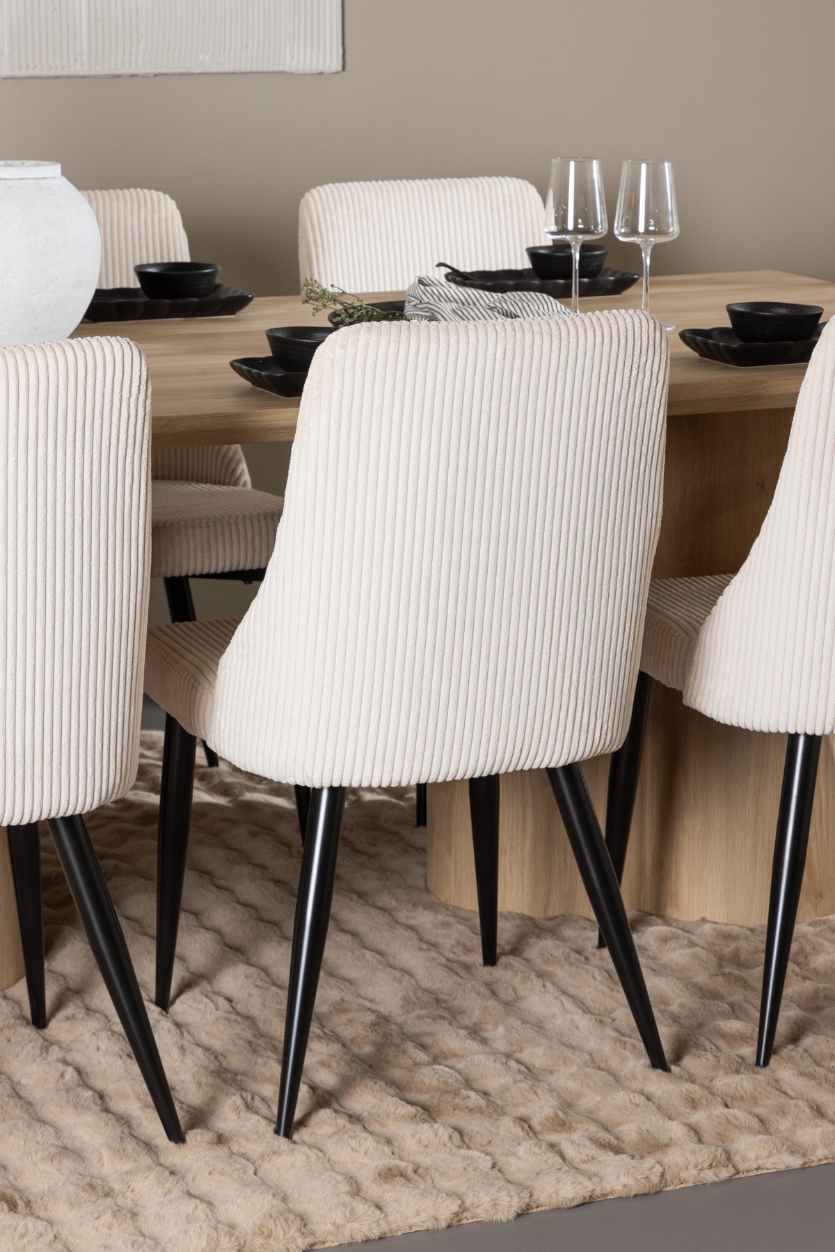 Olivia Matbord med Leone Stolarna – MDF