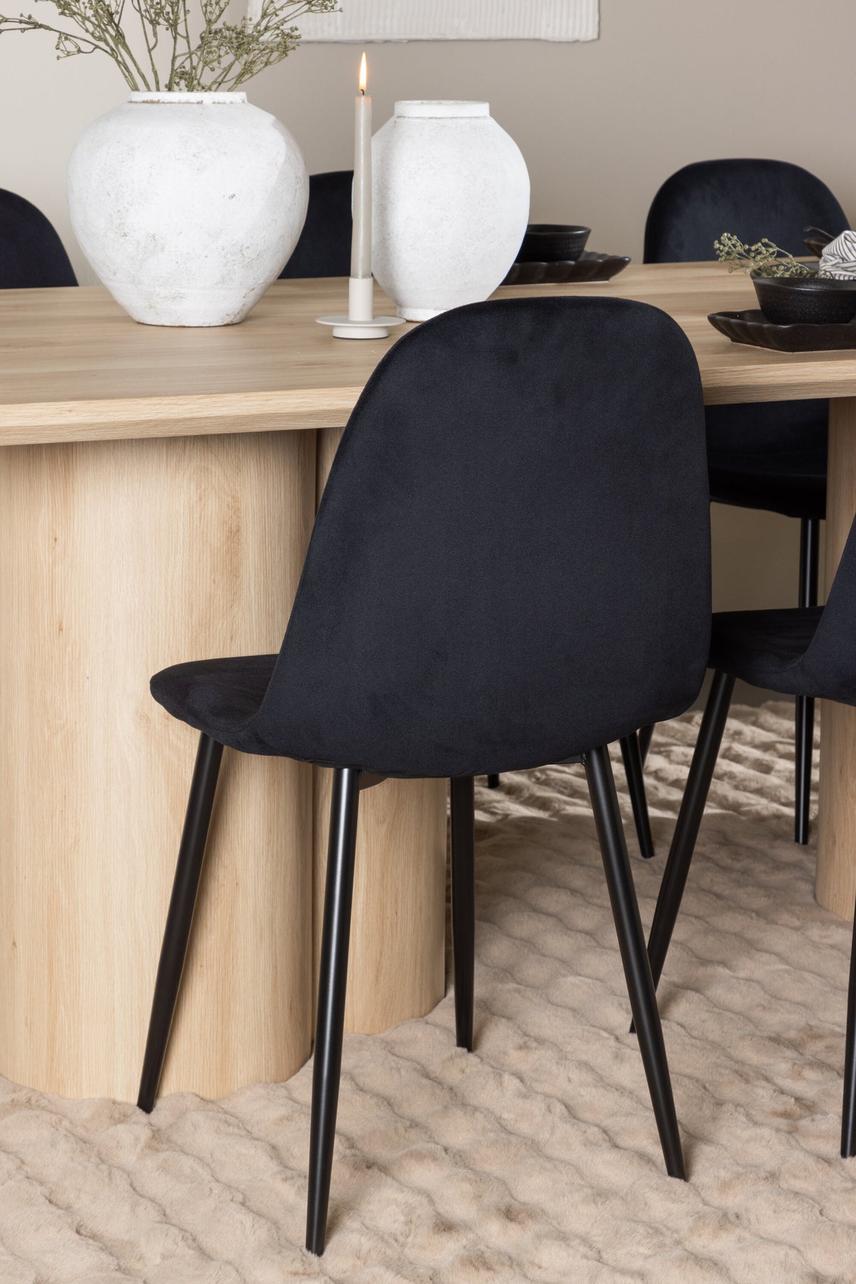 Olivia Matbord med Polar Stolarna – MDF