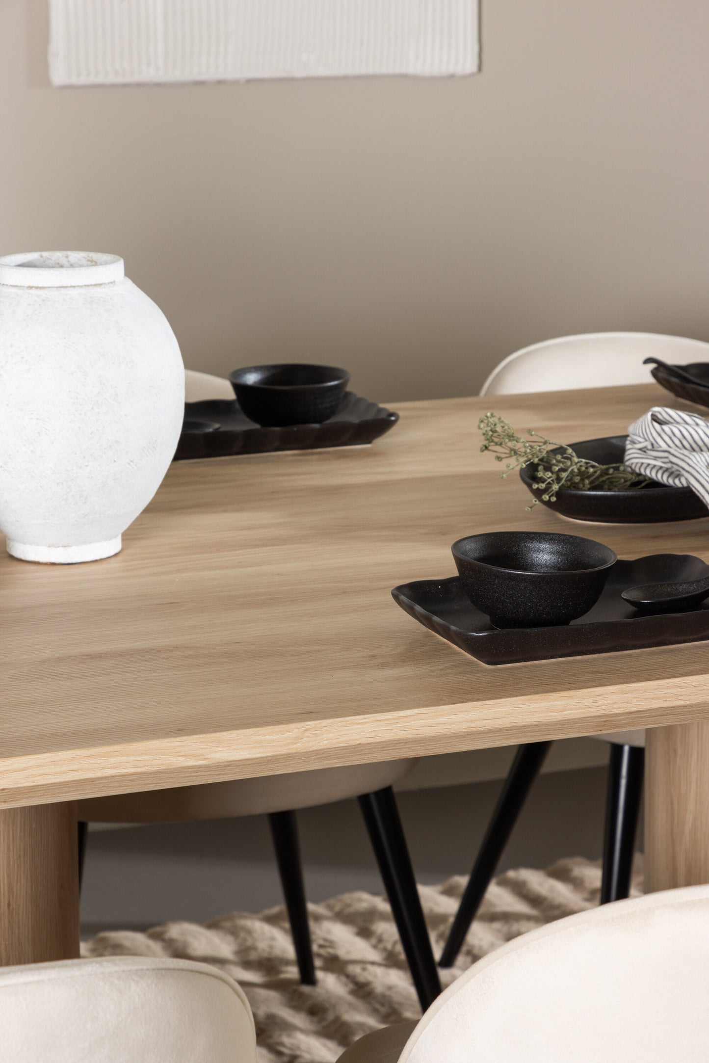 Olivia Matbord med Velvet Stolarna – MDF