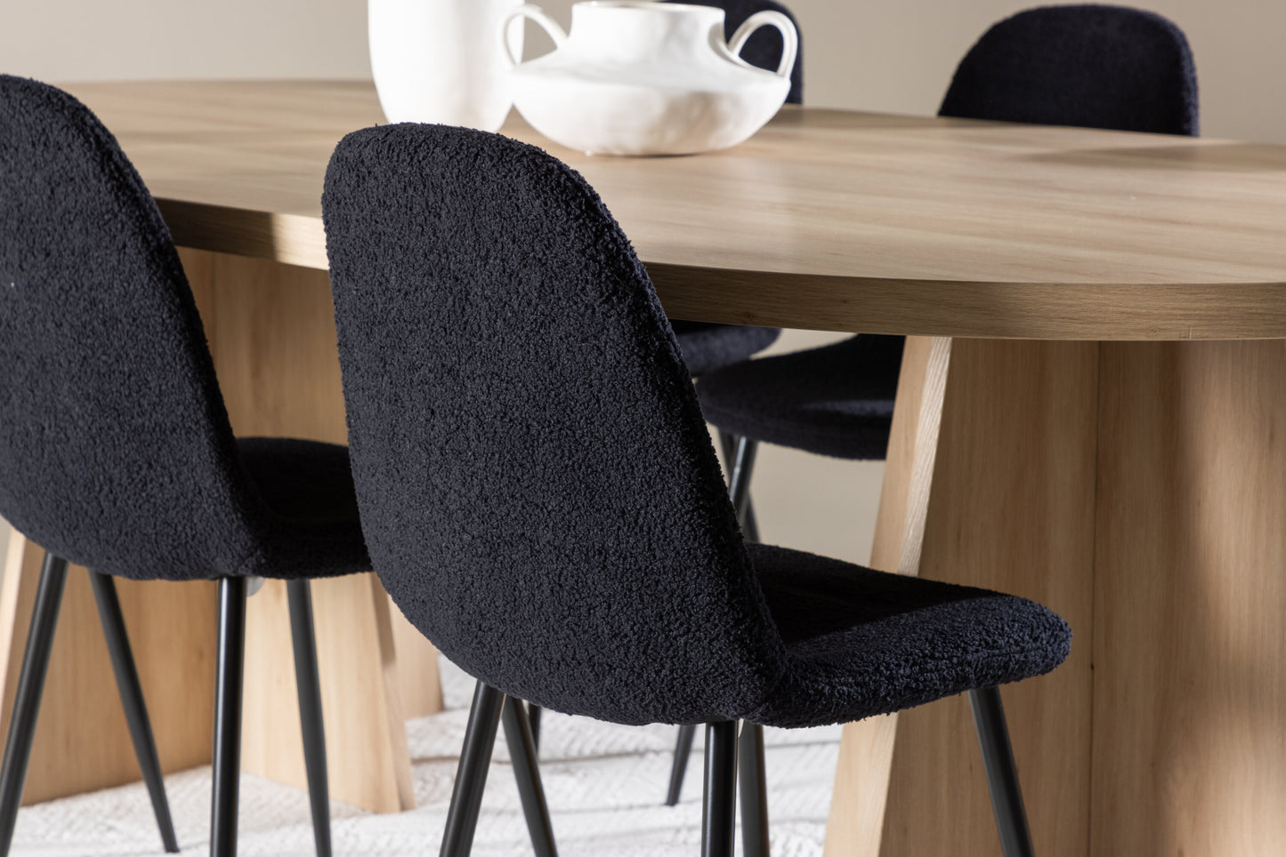 Bootcut Matbord med Polar Stolarna – MDF