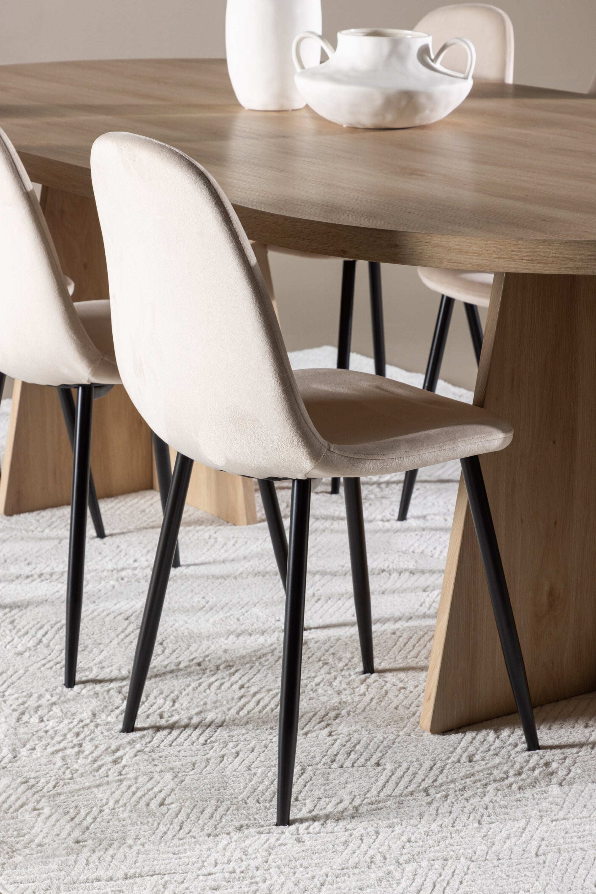 Bootcut Matbord med Polar Stolarna – MDF
