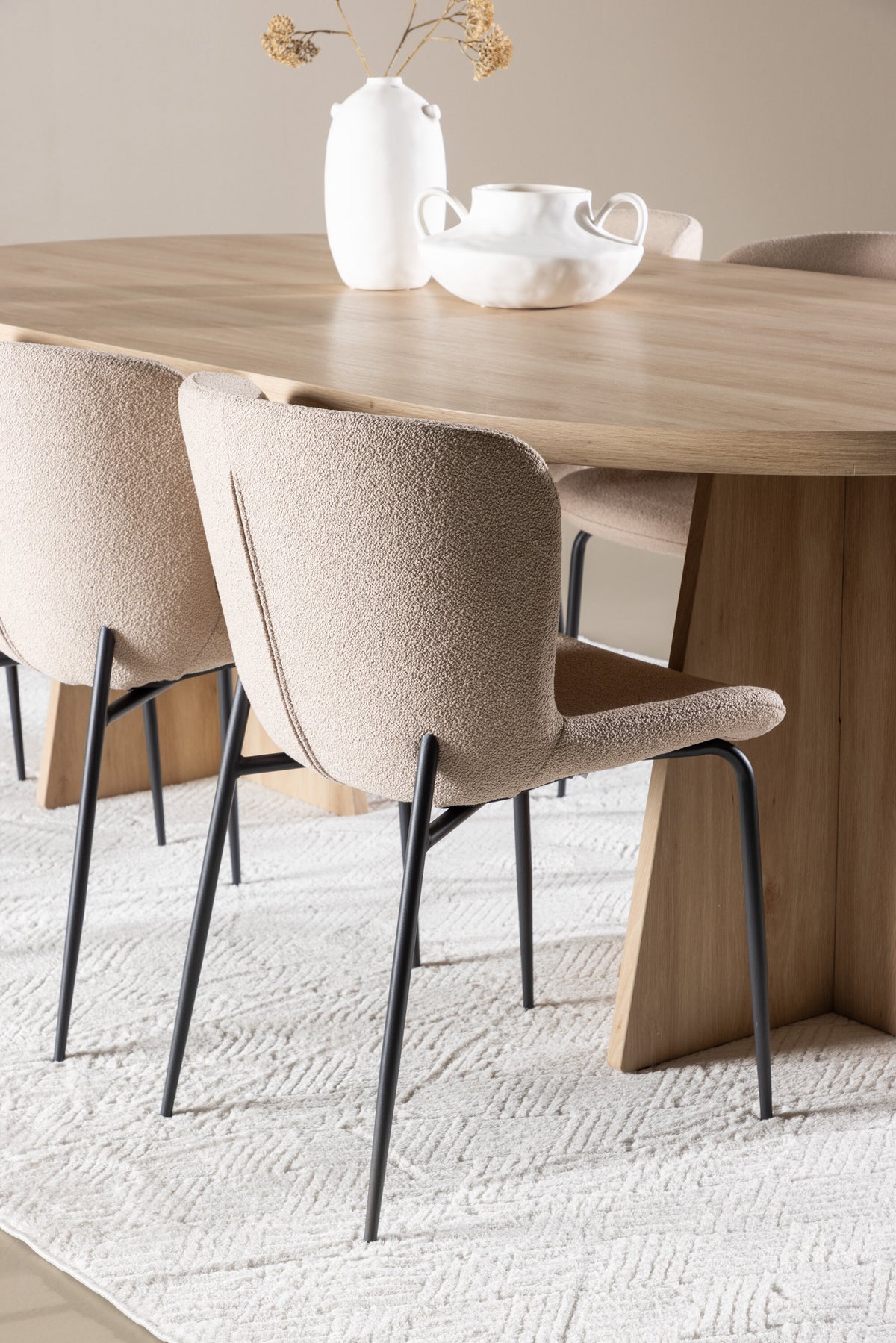 Bootcut Matbord med Modesto Stolarna – MDF