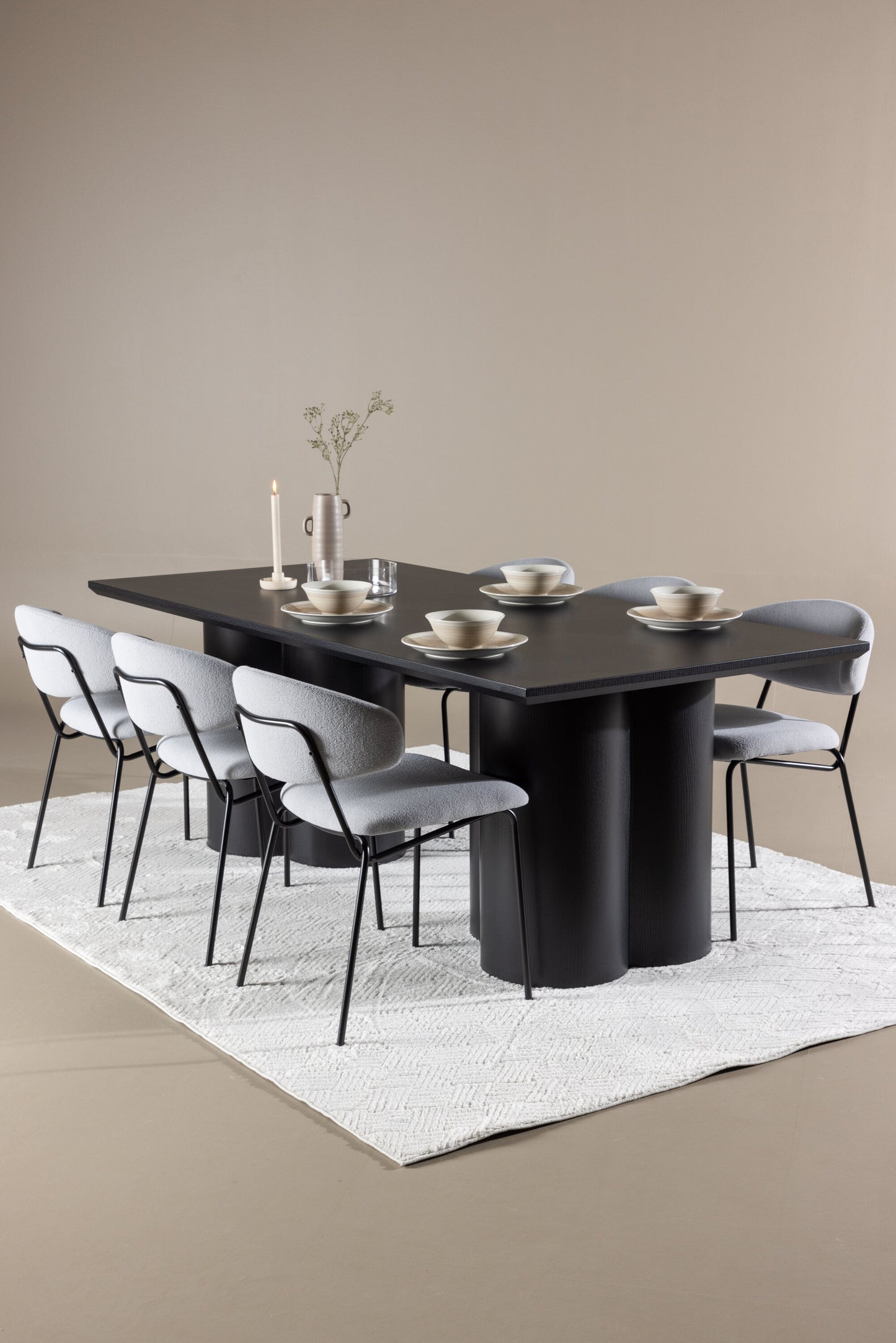 Olivia Matbord med Chico Stolarna – MDF