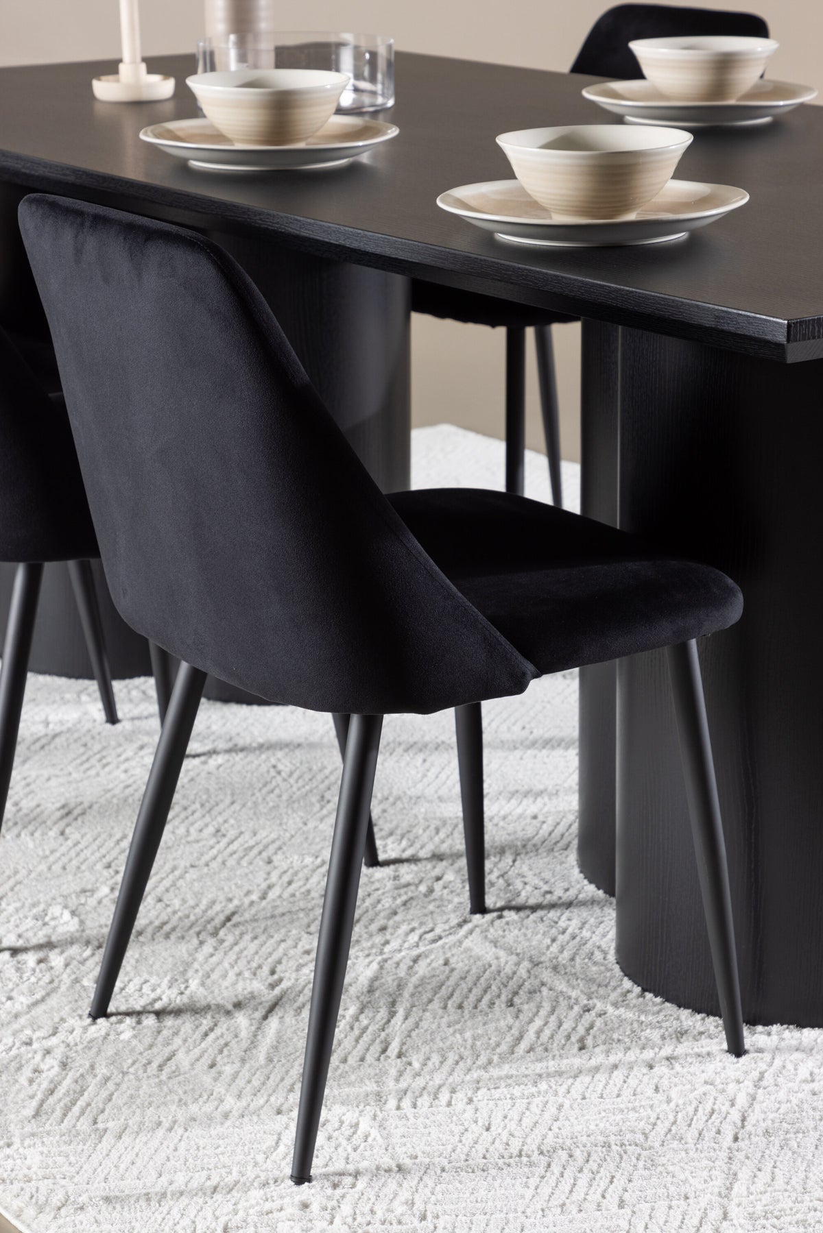 Olivia Matbord med Night Stolarna – MDF