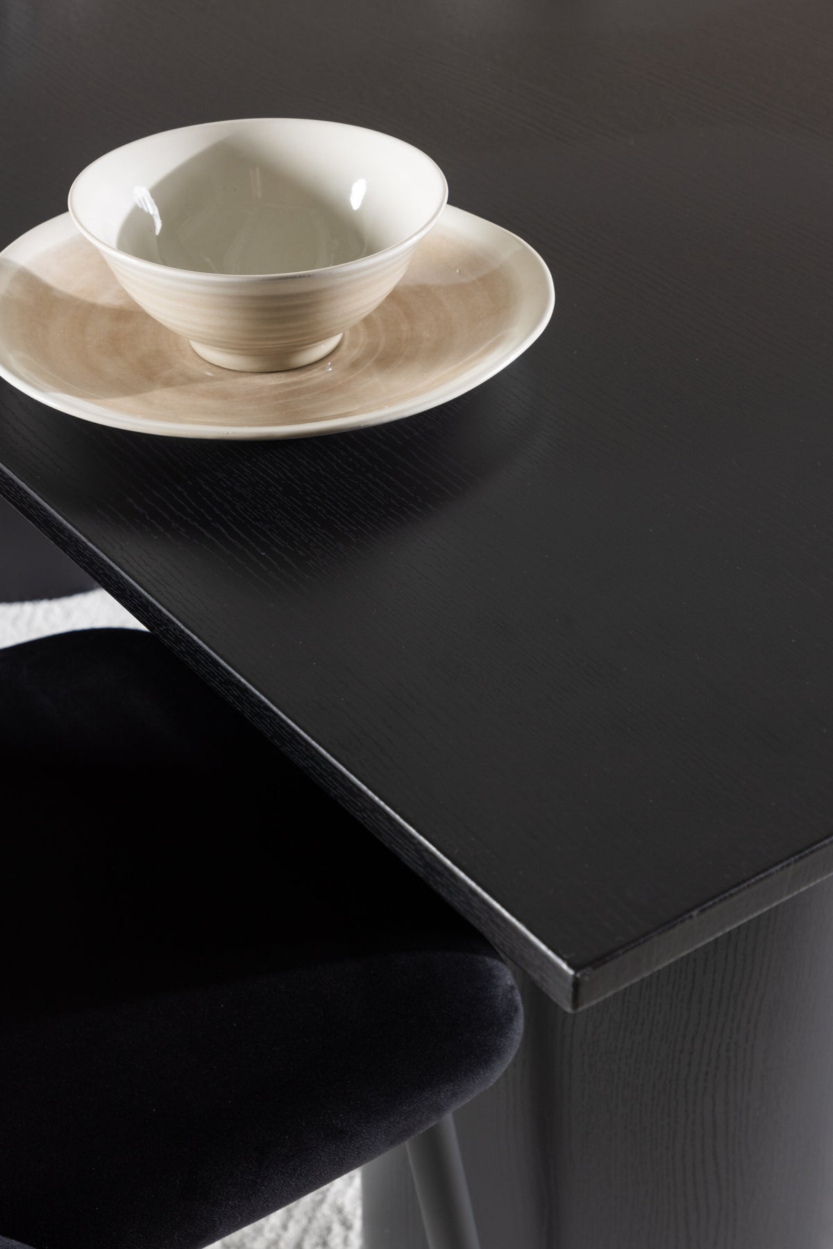 Olivia Matbord med Night Stolarna – MDF