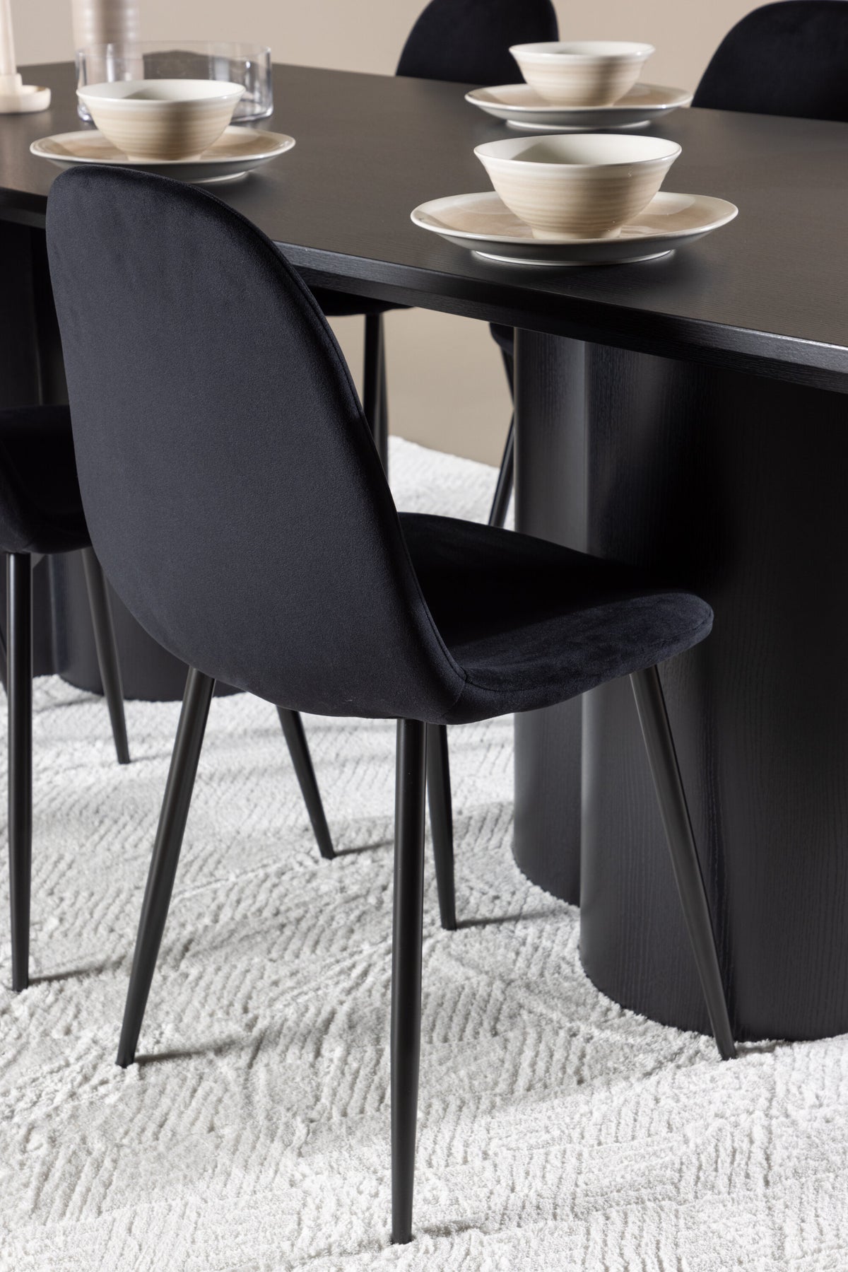 Olivia Matbord med Polar Stolarna – MDF