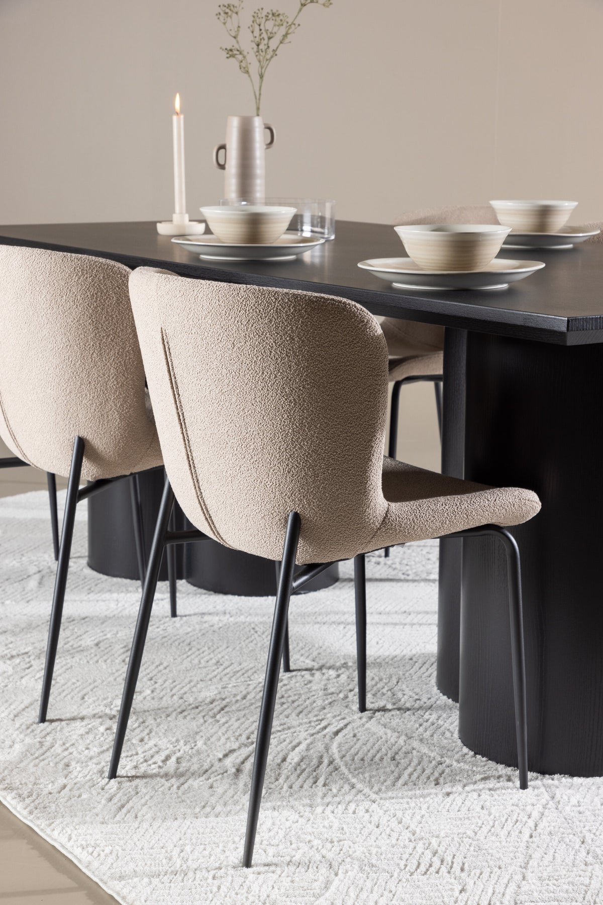 Olivia Matbord med Modesto Stolarna – MDF