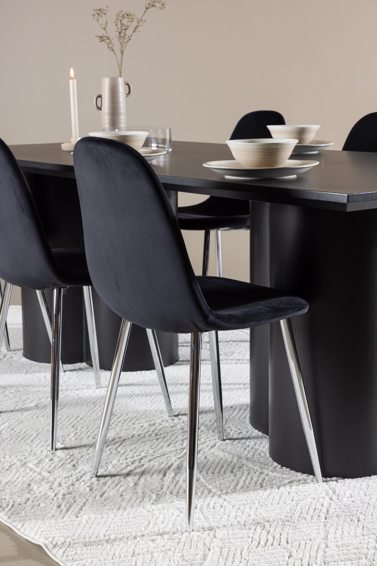 Olivia Matbord med Polar Stolarna – MDF