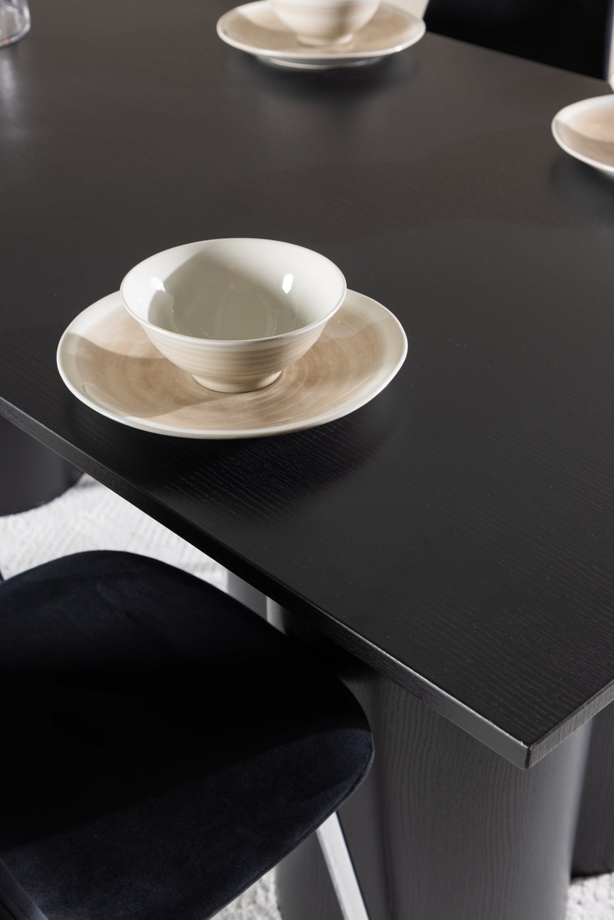Olivia Matbord med Polar Stolarna – MDF