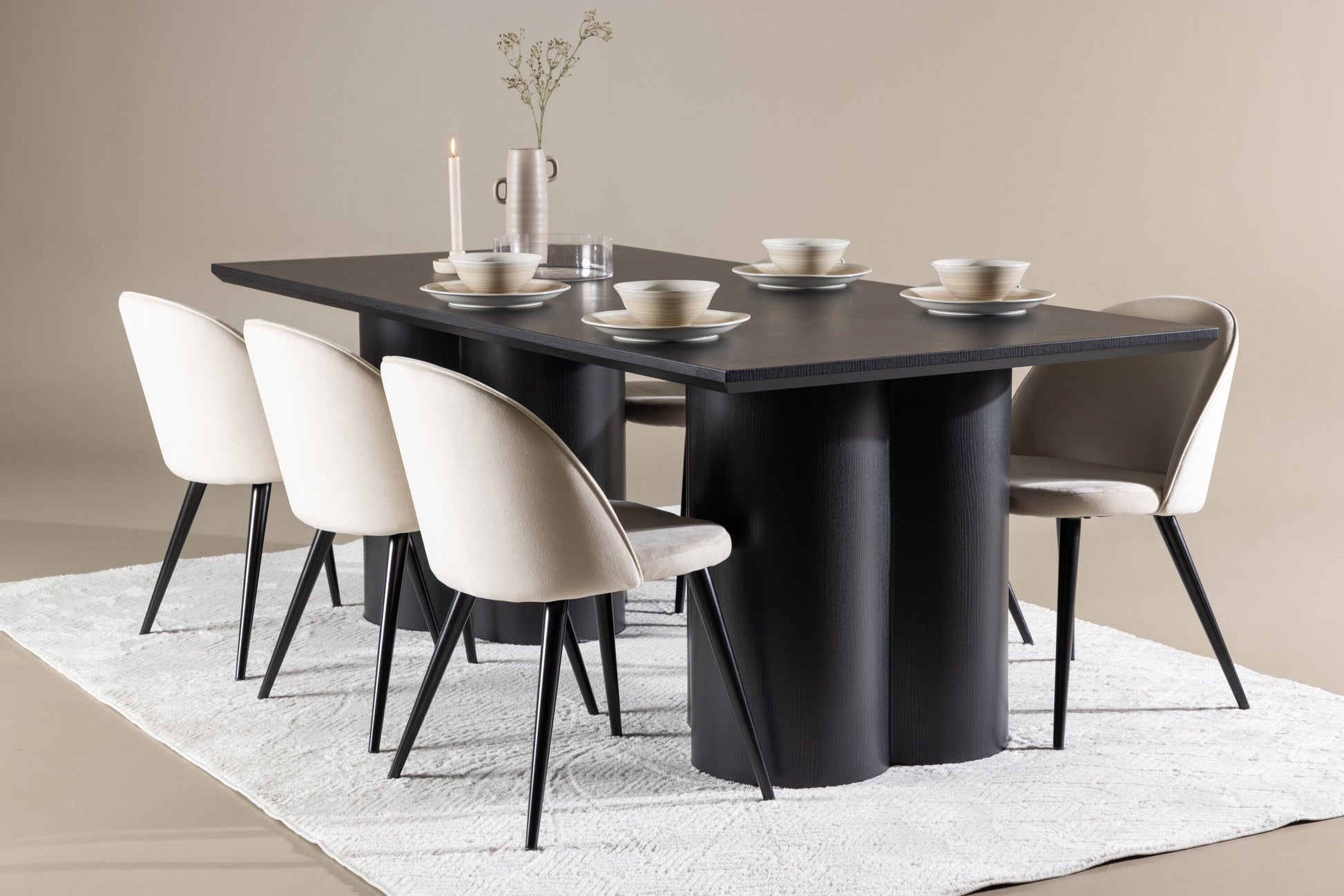 Olivia Matbord med Velvet Stolarna – MDF