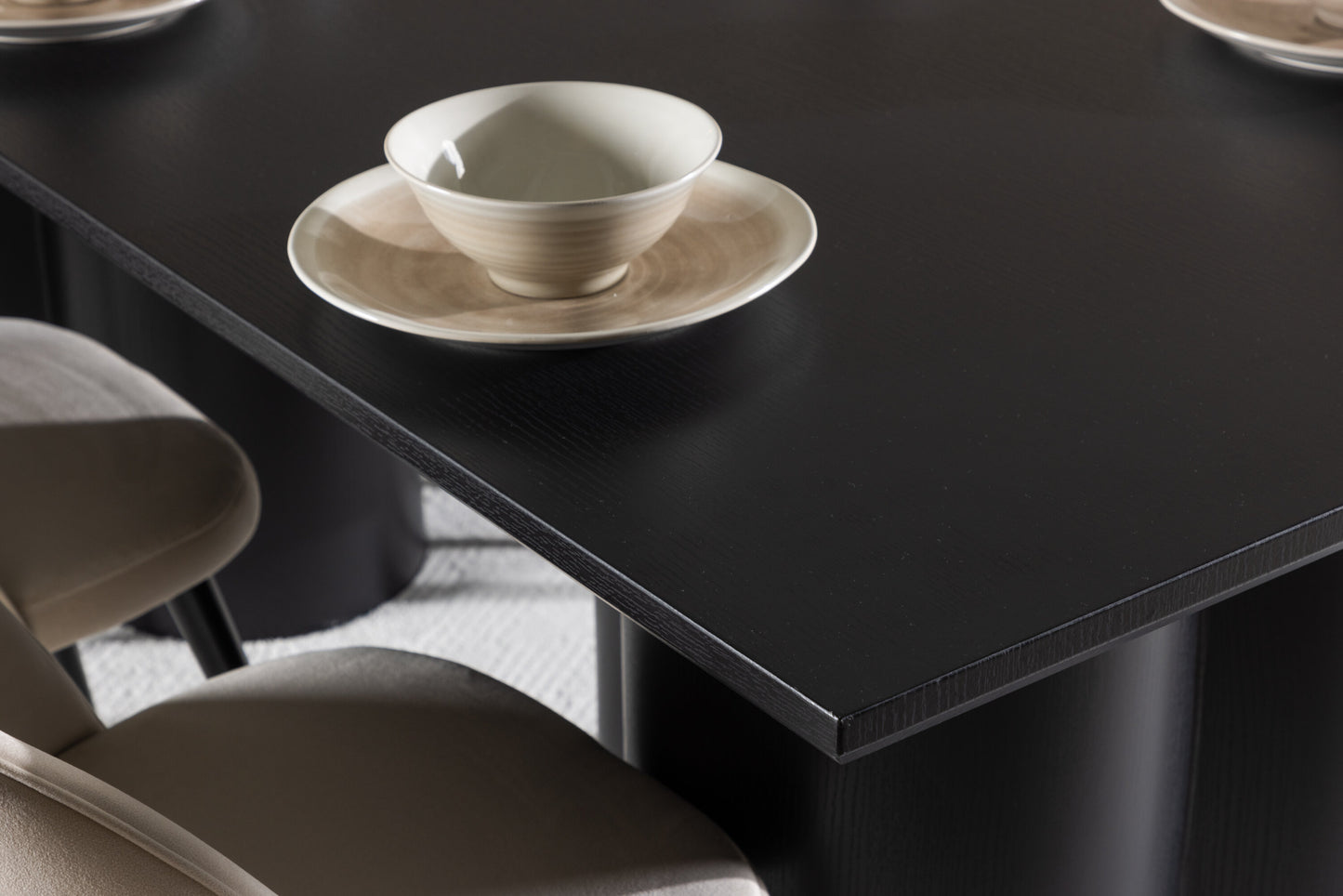 Olivia Matbord med Velvet Stolarna – MDF