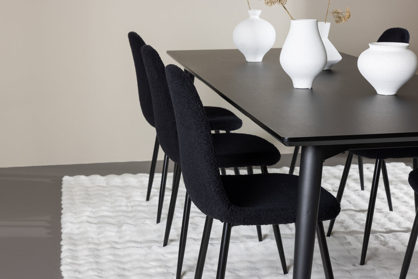 Ellis Matbord med Polar Stolarna – MDF