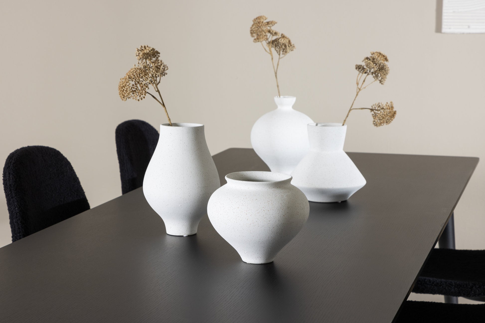 Ellis Matbord med Polar Stolarna – MDF