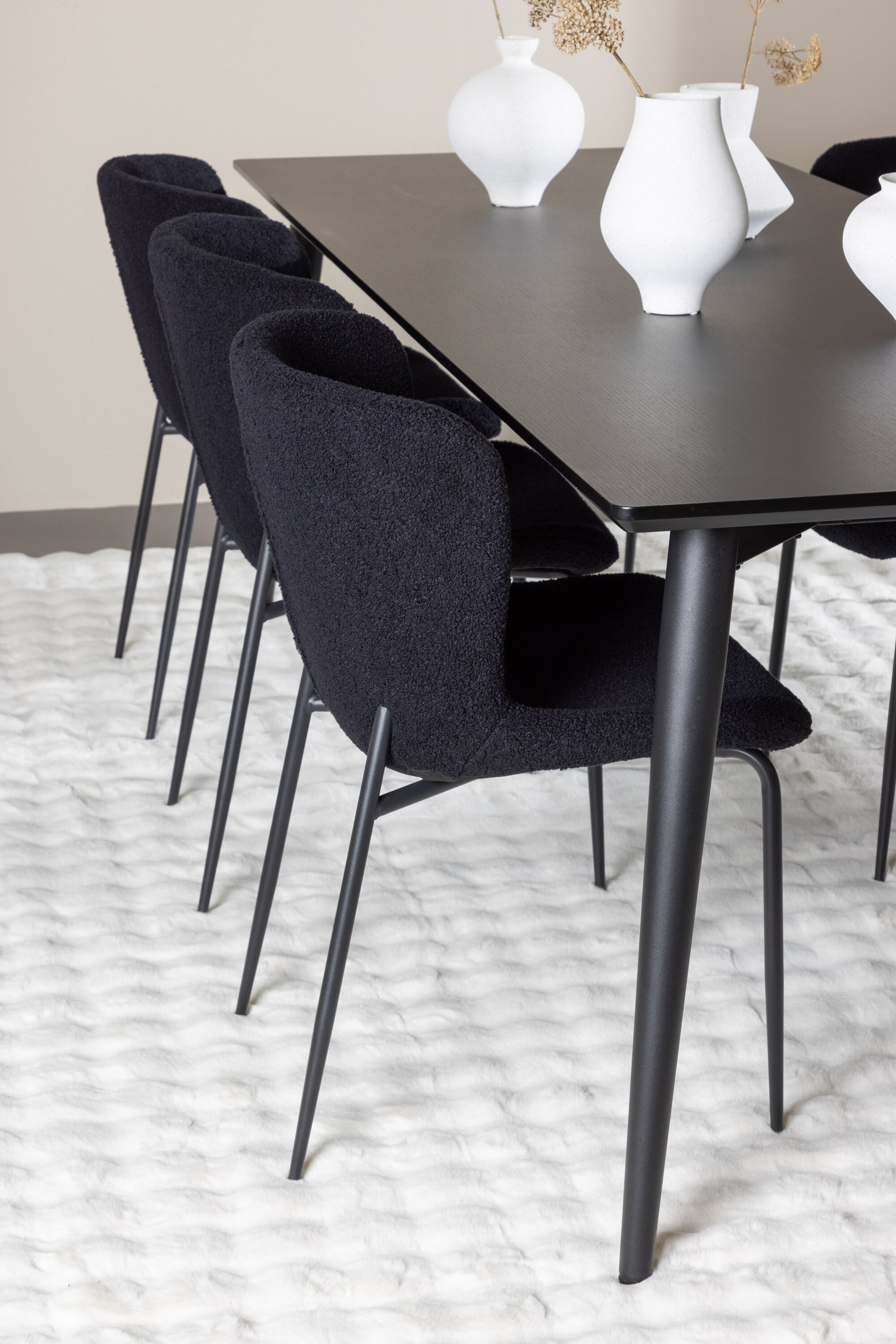 Ellis Matbord med Modesto Stolarna – MDF