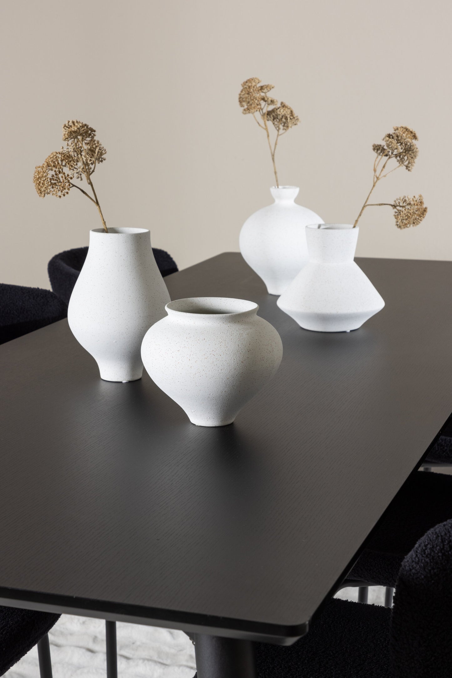 Ellis Matbord med Modesto Stolarna – MDF