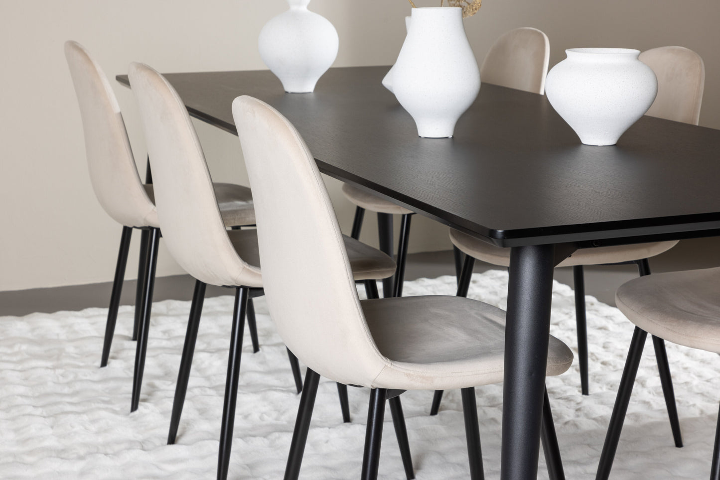 Ellis Matbord med Polar Stolarna – MDF