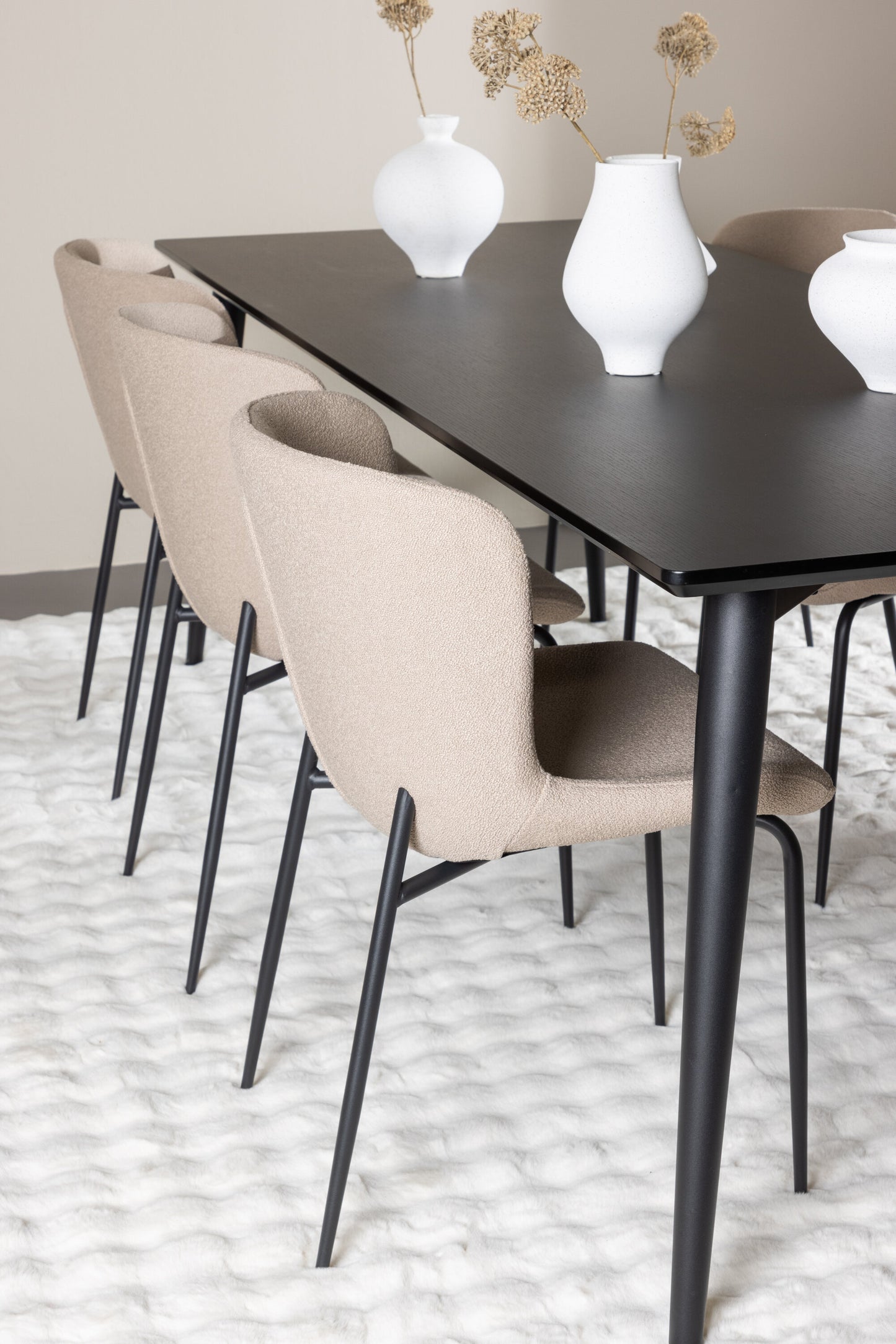 Ellis Matbord med Modesto Stolarna – MDF
