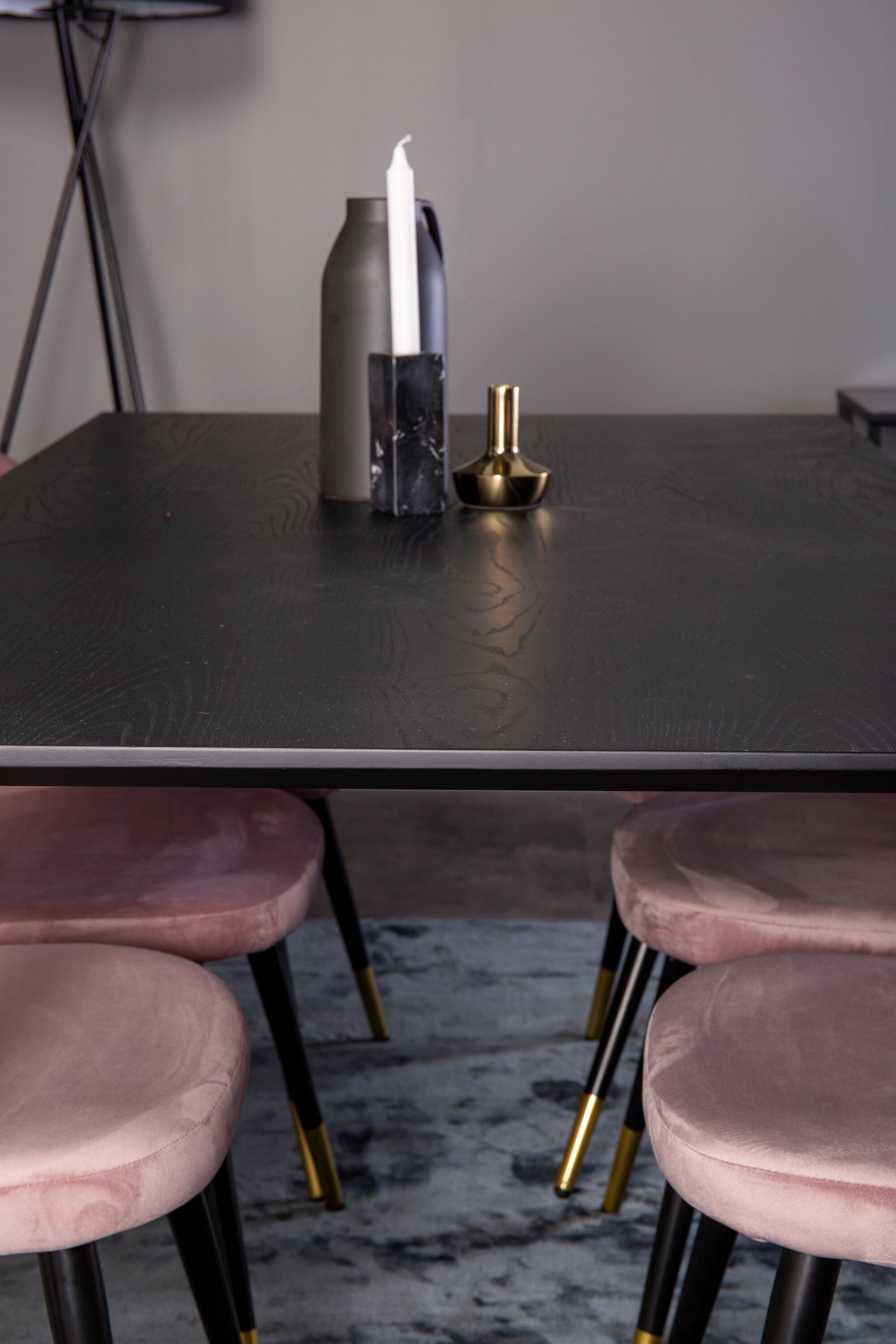 Dipp Matbord med Velvet Stolarna – Bord: 75x180x90 Stol: 57x76,5x50