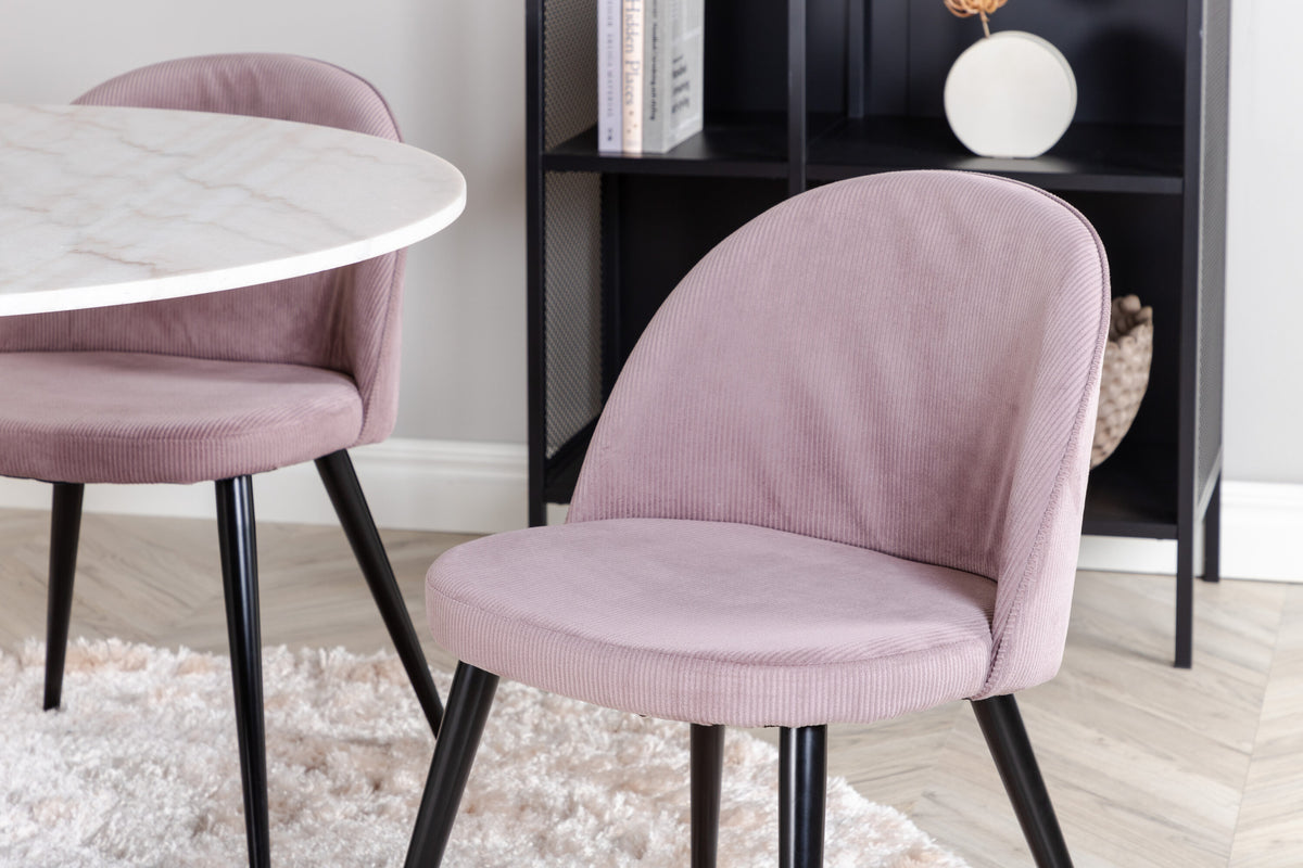Estelle Matbord med Velvet Stolarna – Bord: ⌀106 Stol: 57x76,5x50
