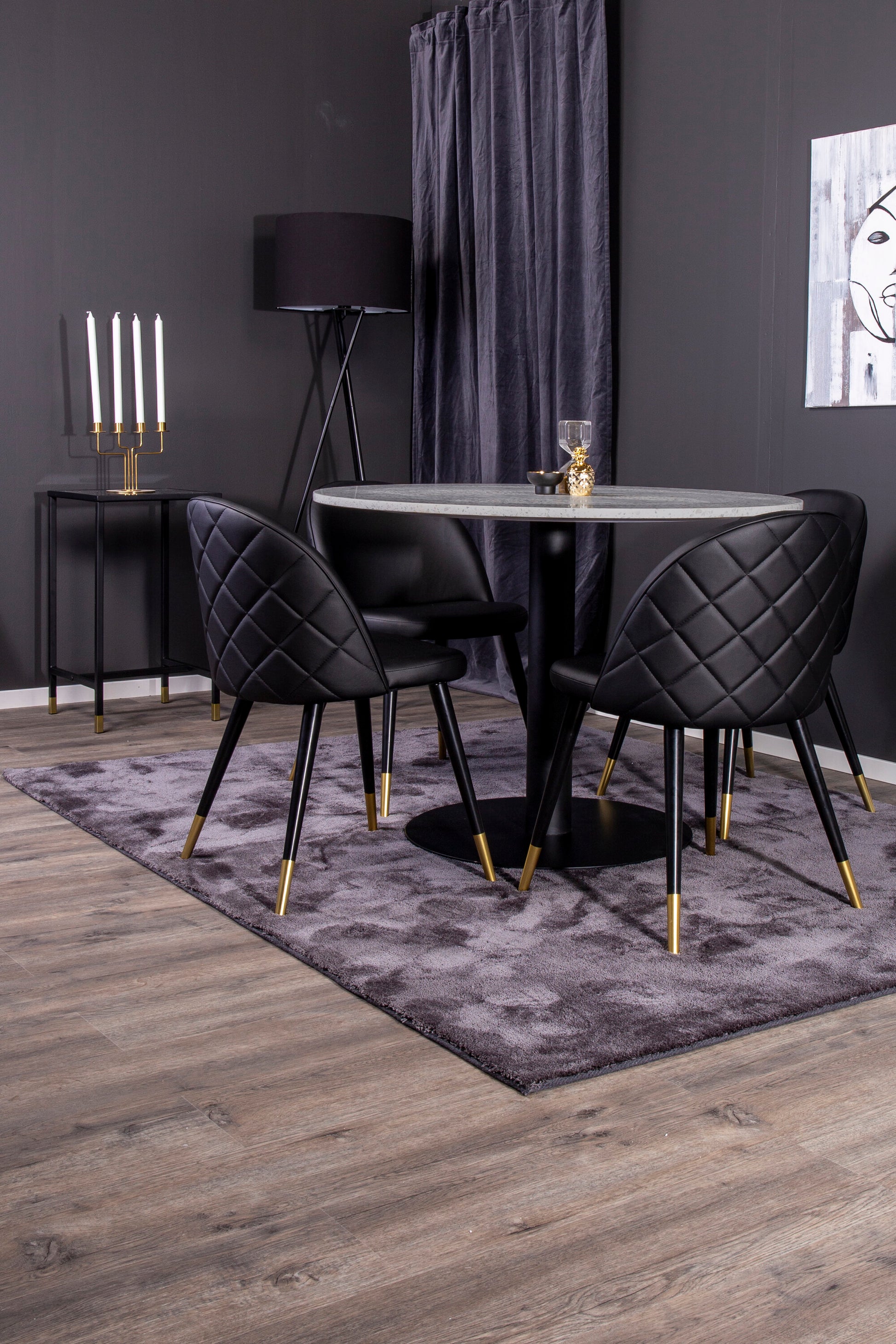 Razzia Matbord med Velvet Stolarna Matgrupp