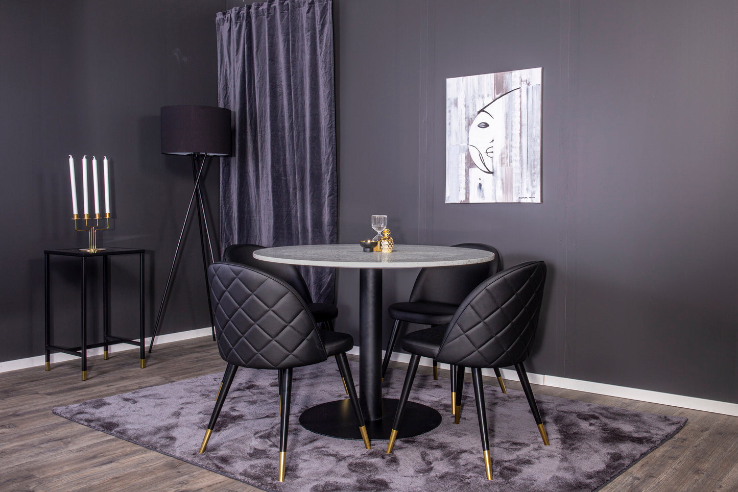 Razzia Matbord med Velvet Stolarna Matgrupp