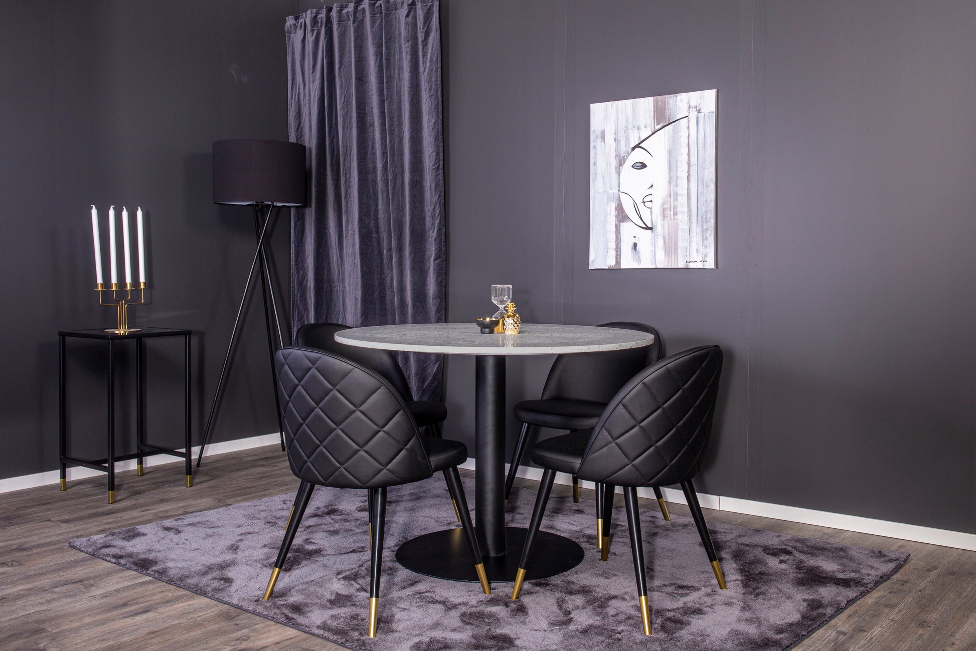 Razzia Matbord med Velvet Stolarna Matgrupp