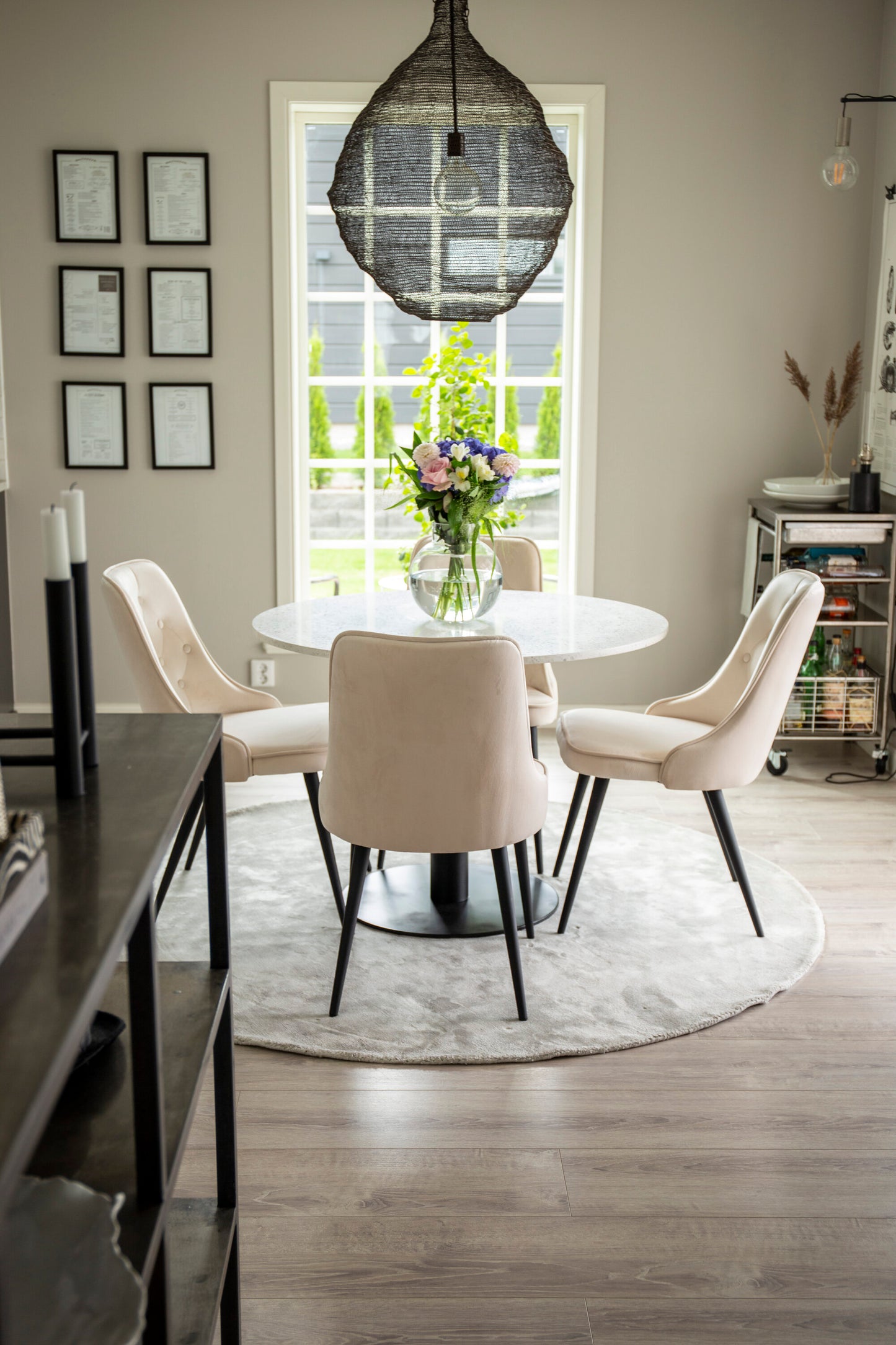 Razzia Matbord med Velvet Deluxe Stolarna Matgrupp