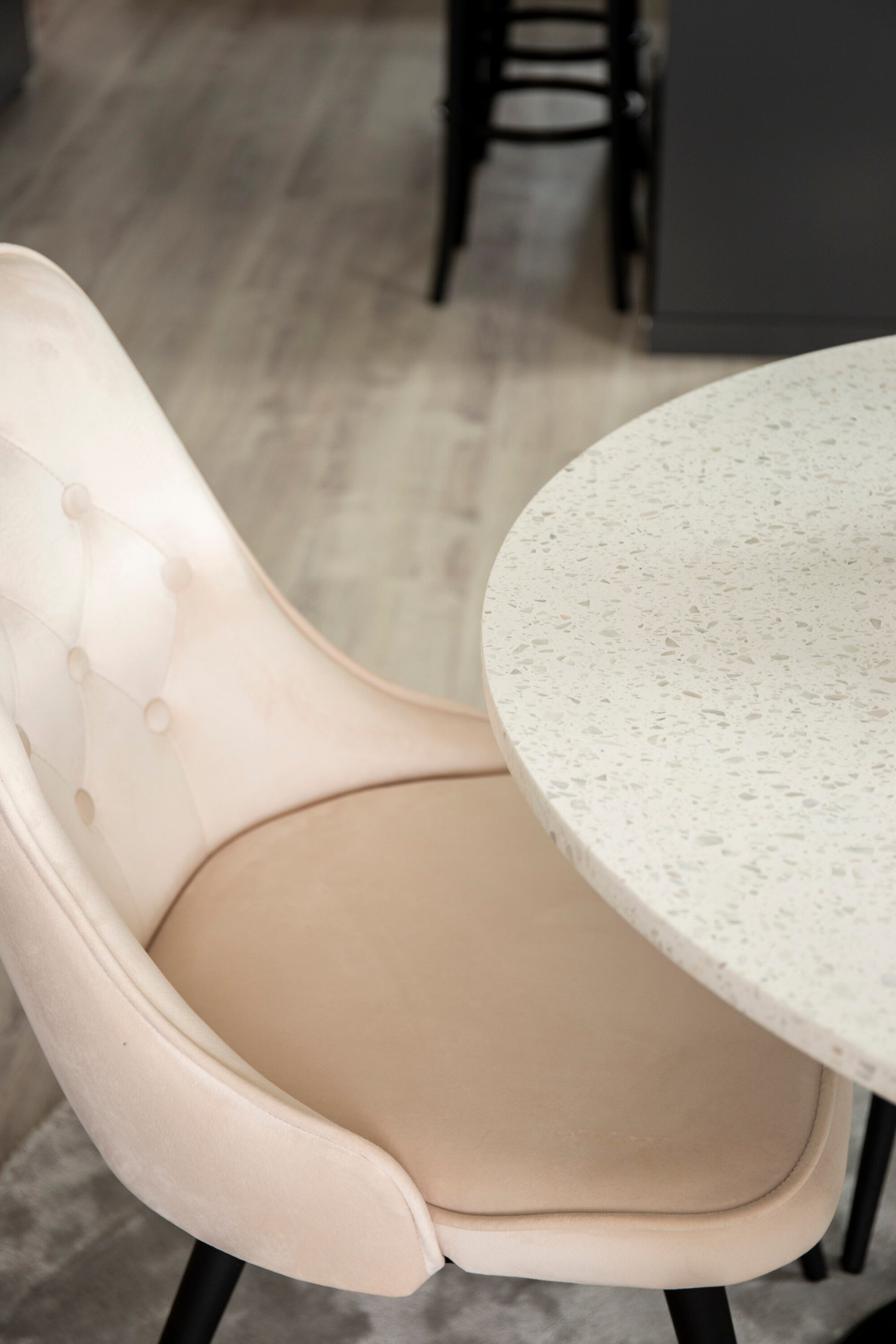 Razzia Matbord med Velvet Deluxe Stolarna Matgrupp