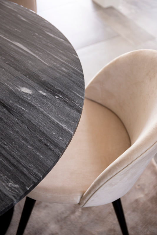 Estelle Matbord med Velvet Stolarna – Bord: ⌀106 Stol: 57x76,5x50