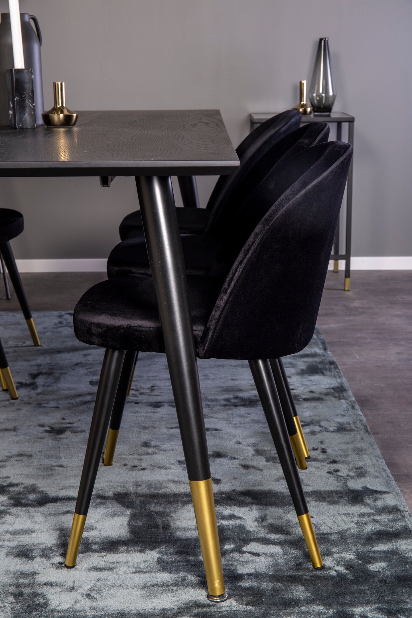 Dipp Matbord med Velvet Stolarna – Bord: 75x180x90 Stol: 57x76,5x50