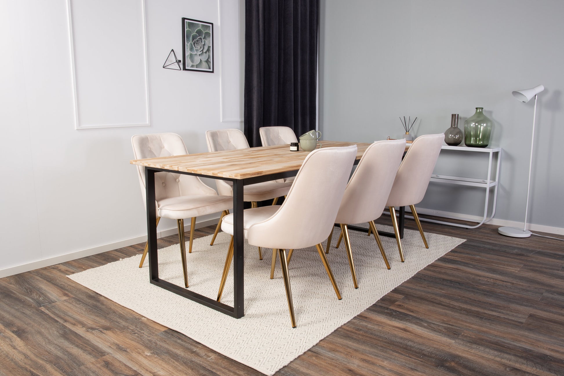 Cirebon Matbord med Velvet Deluxe Stolarna Matgrupp