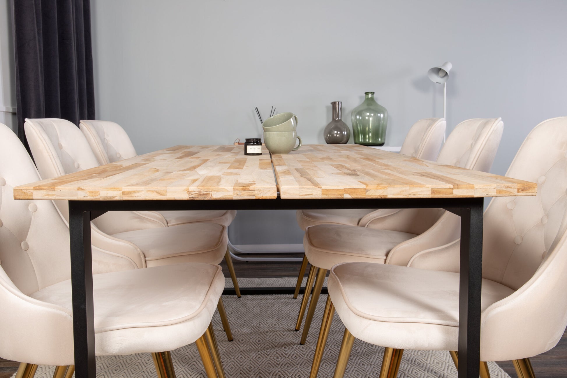 Cirebon Matbord med Velvet Deluxe Stolarna Matgrupp