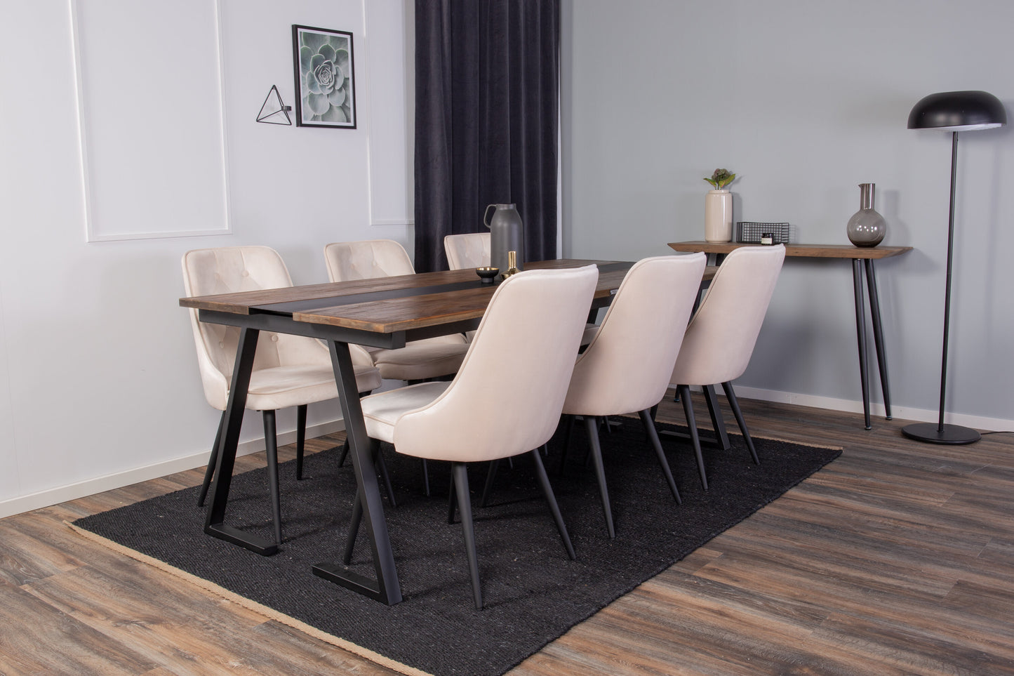 Jakarta Matbord med Velvet Deluxe Stolarna Matgrupp