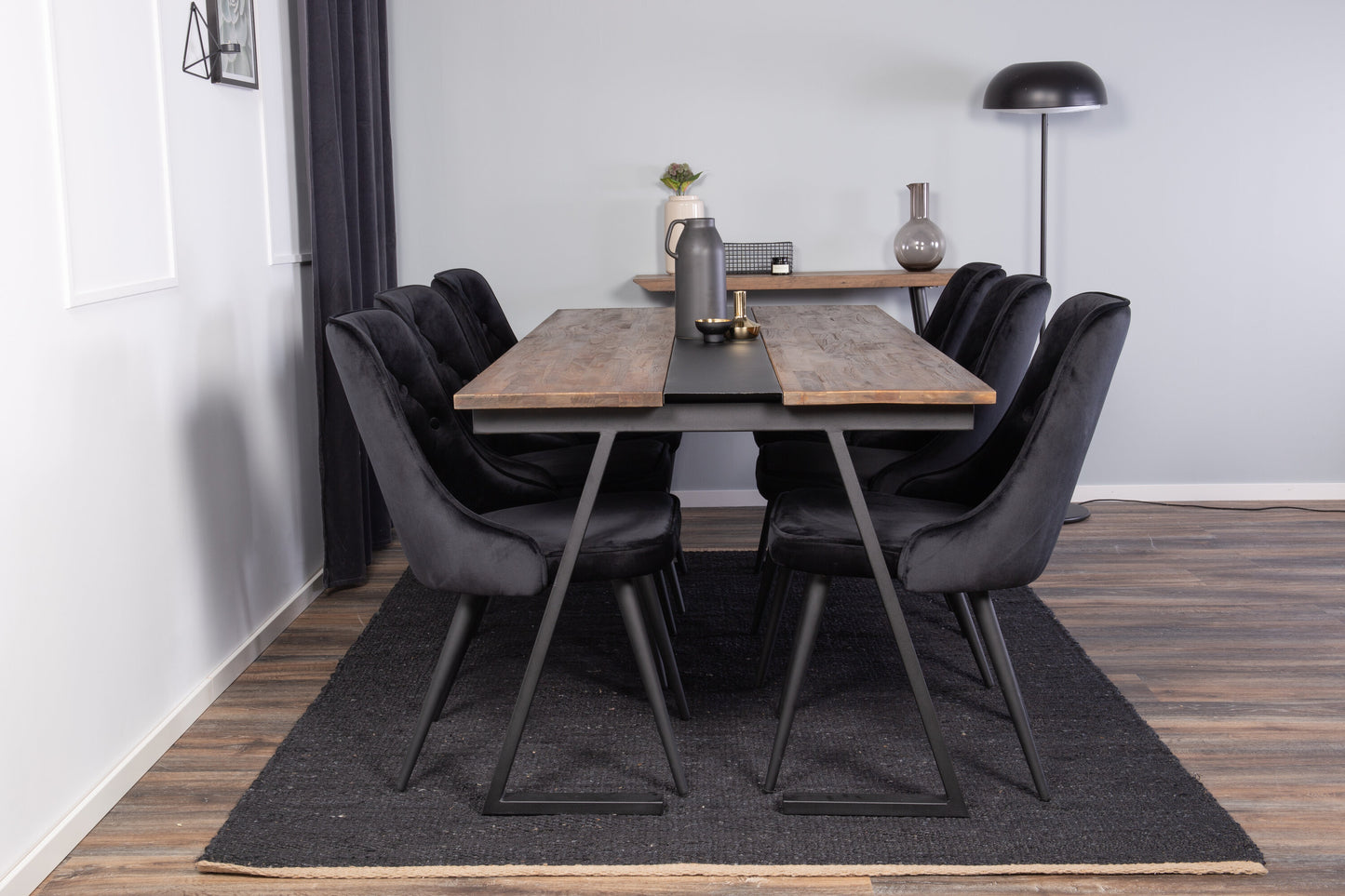 Jakarta Matbord med Velvet Deluxe Stolarna Matgrupp