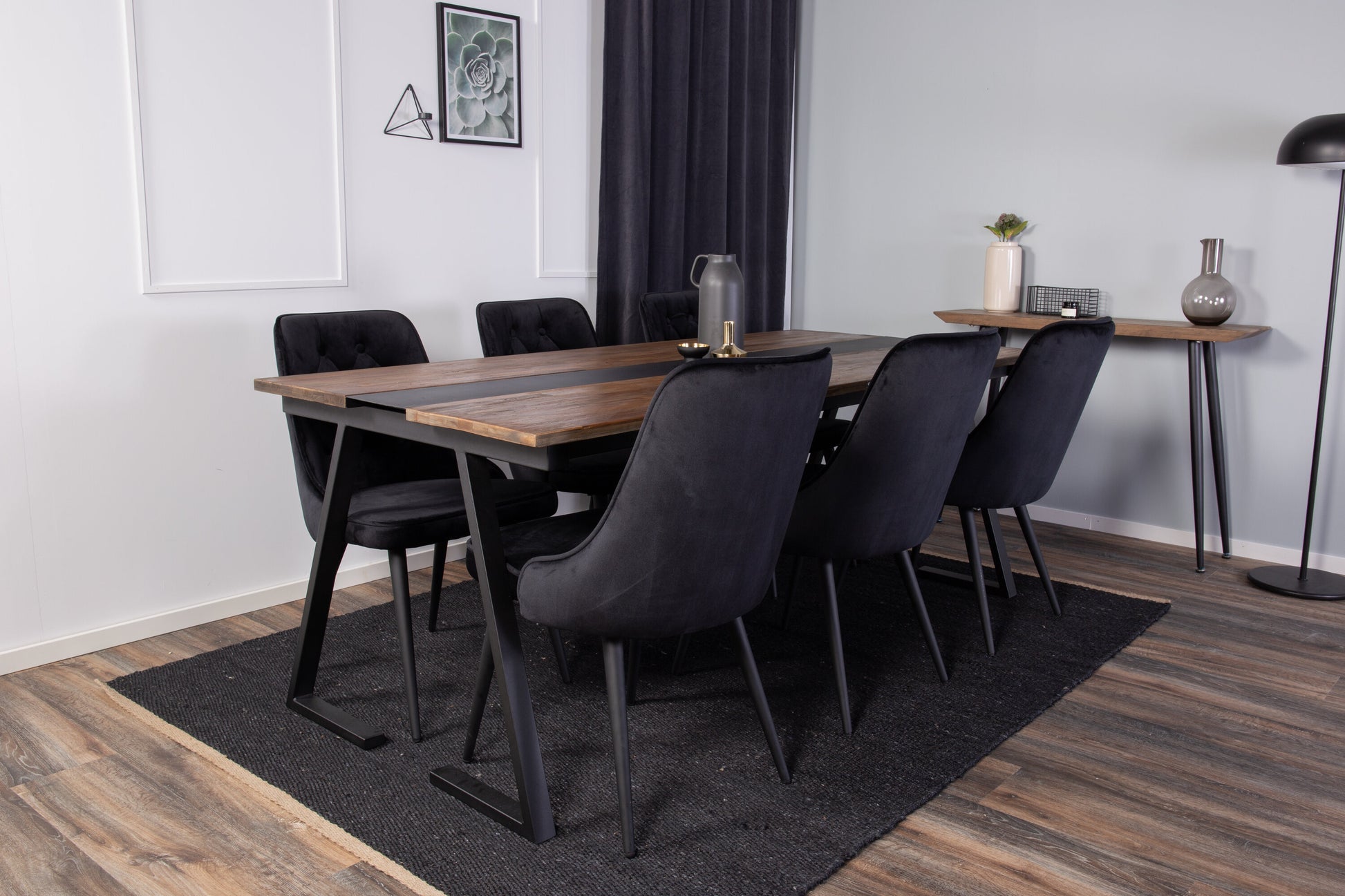 Jakarta Matbord med Velvet Deluxe Stolarna Matgrupp