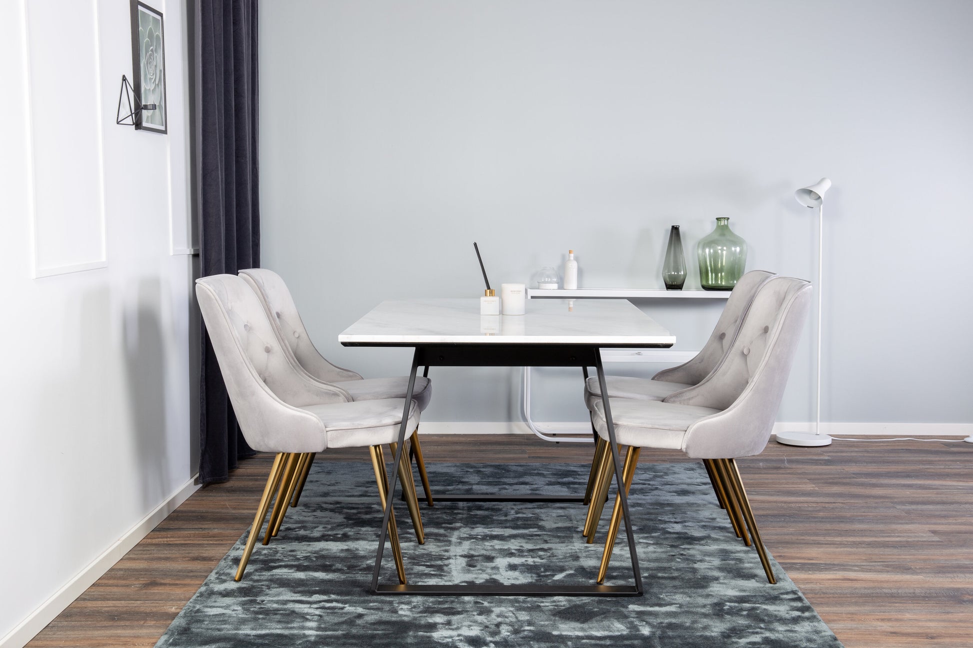Estelle Matbord med Velvet Deluxe Stolarna Matgrupp