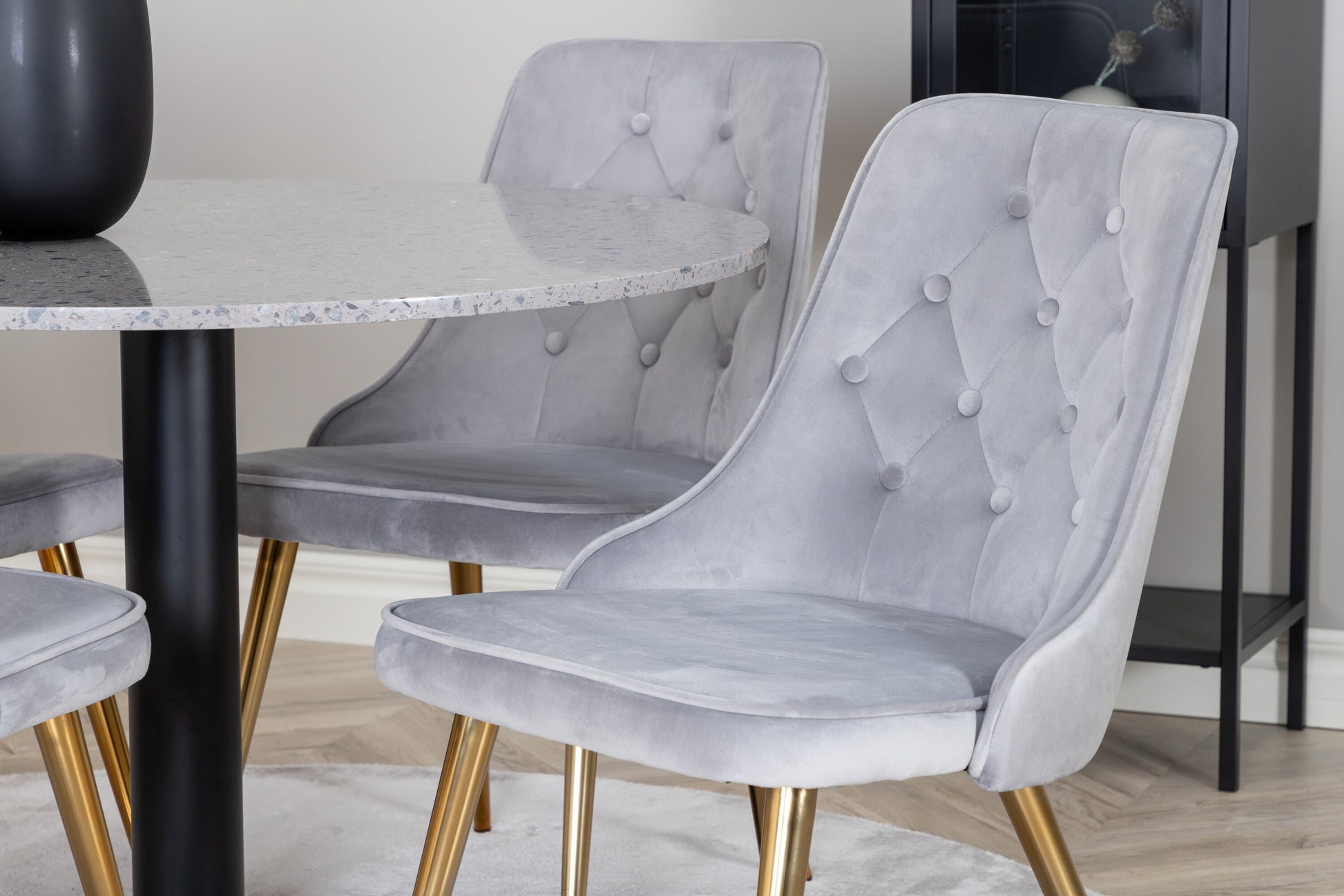 Razzia Matbord med Velvet Deluxe Stolarna Matgrupp