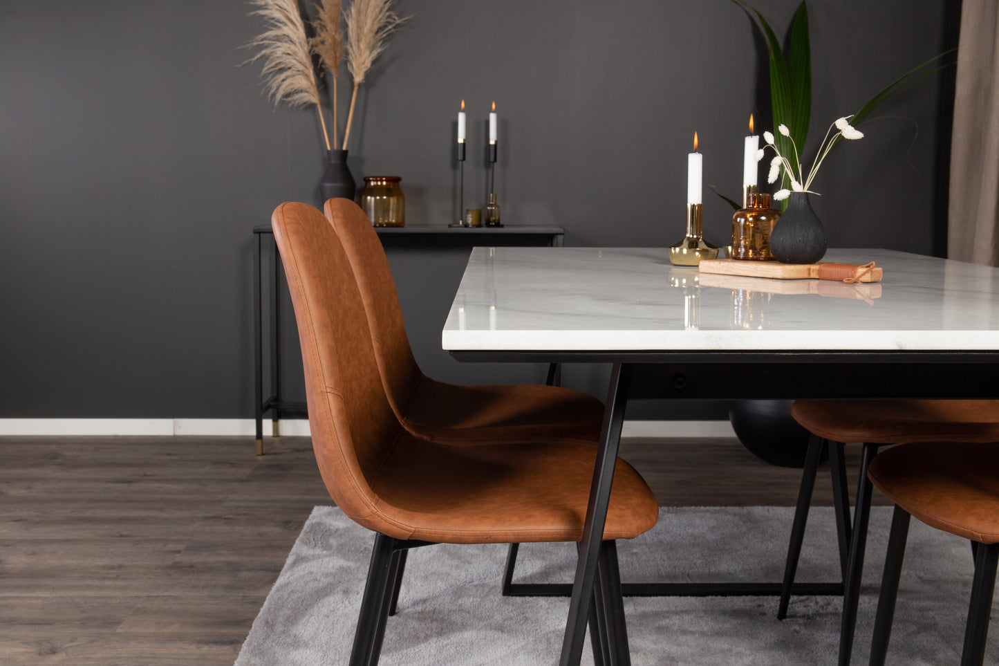 Estelle Matbord med Polar Stolarna – Bord: 74,5x140x90 Stol: 53x87x44